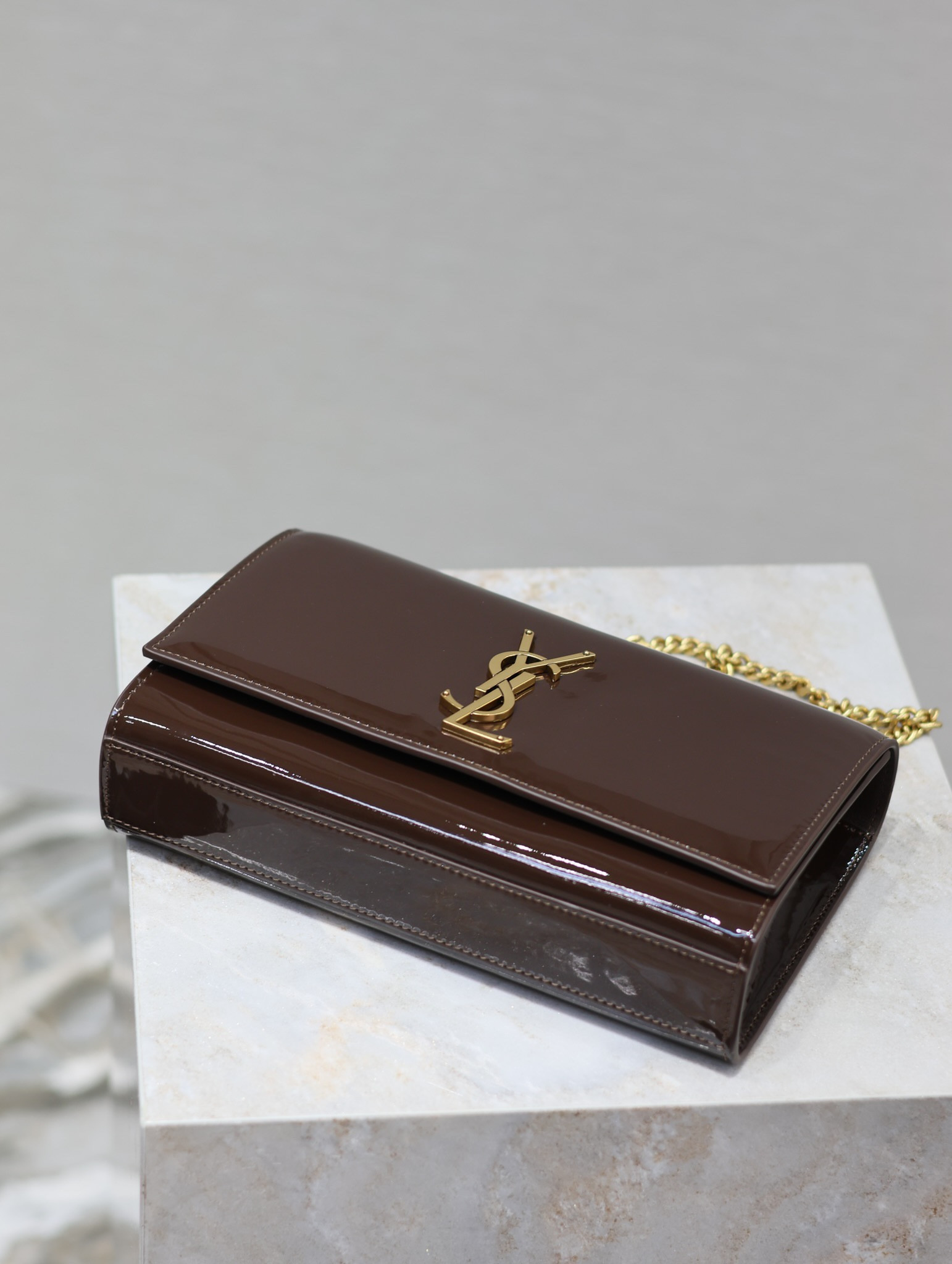 Y*L KATE MEDIUM IN SHINY LEATHER BROWN 9.4 X 5.7 X 2.1 INCHES