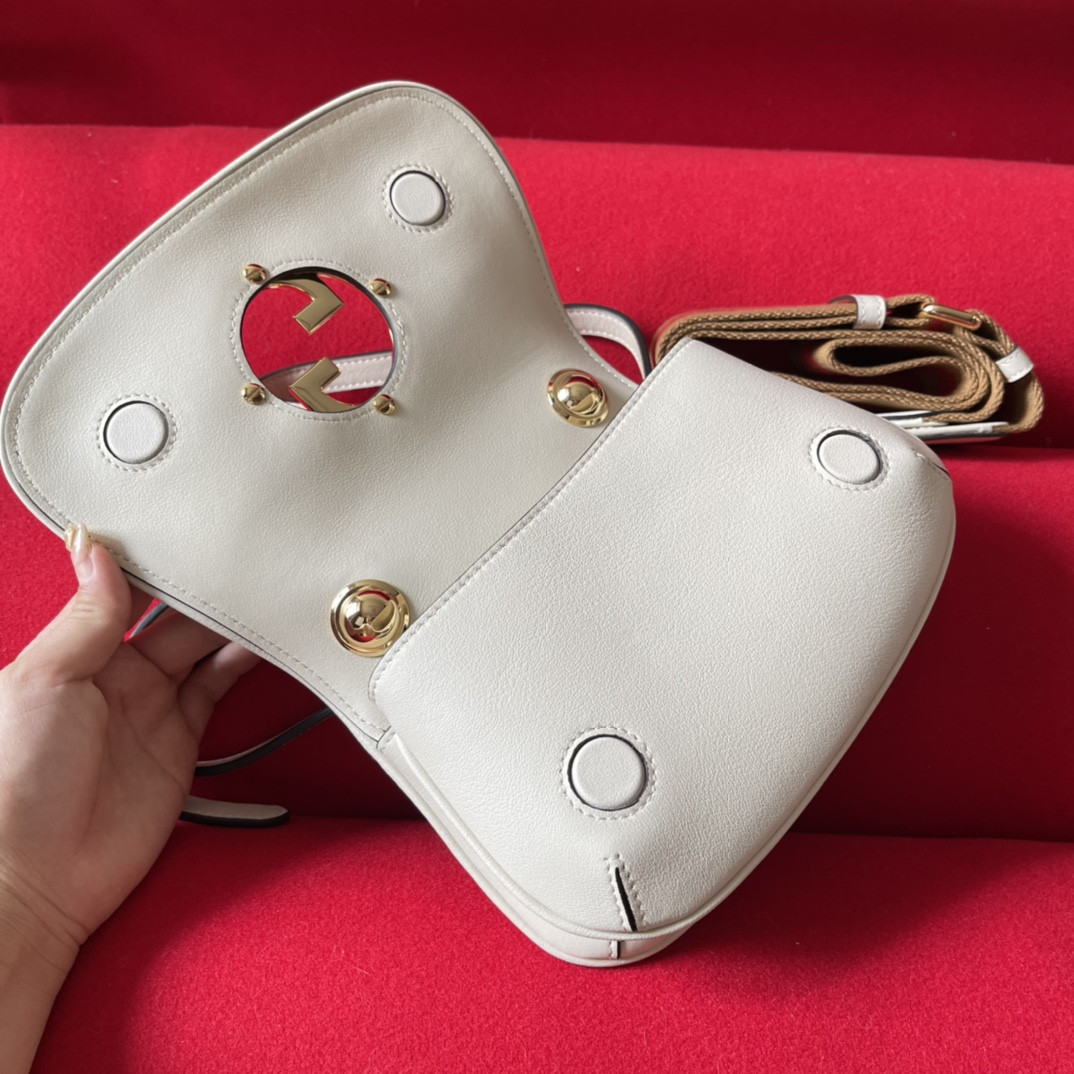 G*u*i BLONDIE MINI BAG WHITE 8.7"W x 5.1"H x 2.2"D
