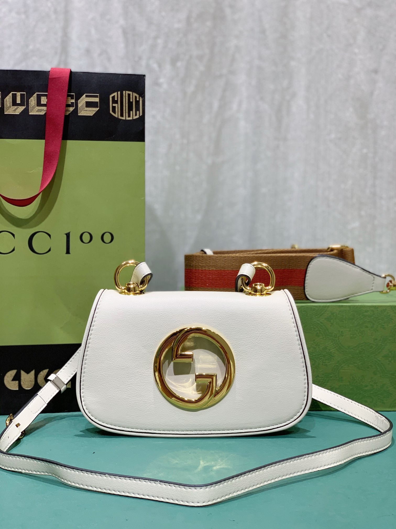 G*u*i BLONDIE MINI BAG WHITE 8.7"W x 5.1"H x 2.2"D