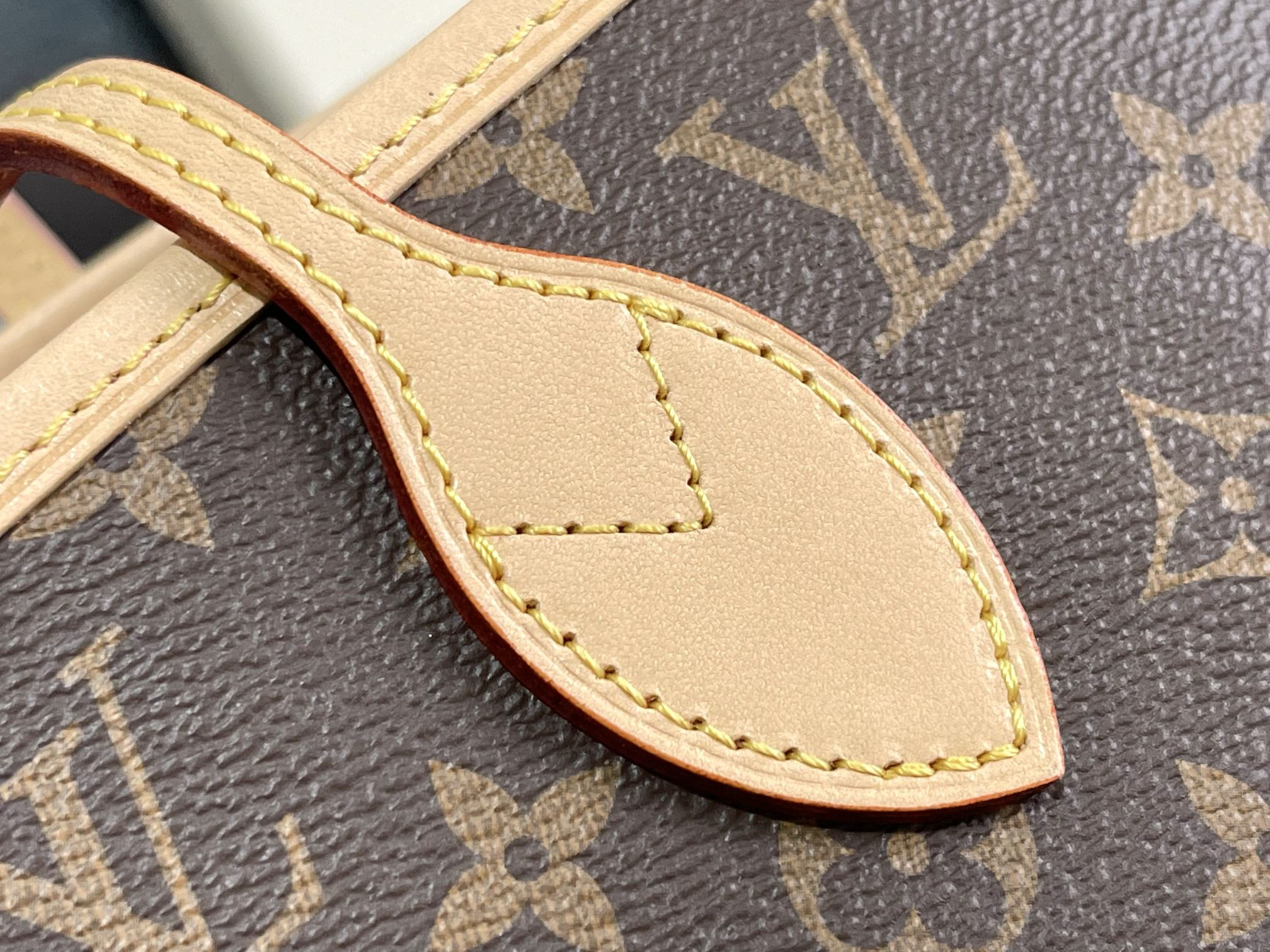 L0*is V*t0n M41178 Neverfull MM 12.6 x 11.4 x 6.7 inches Without Box