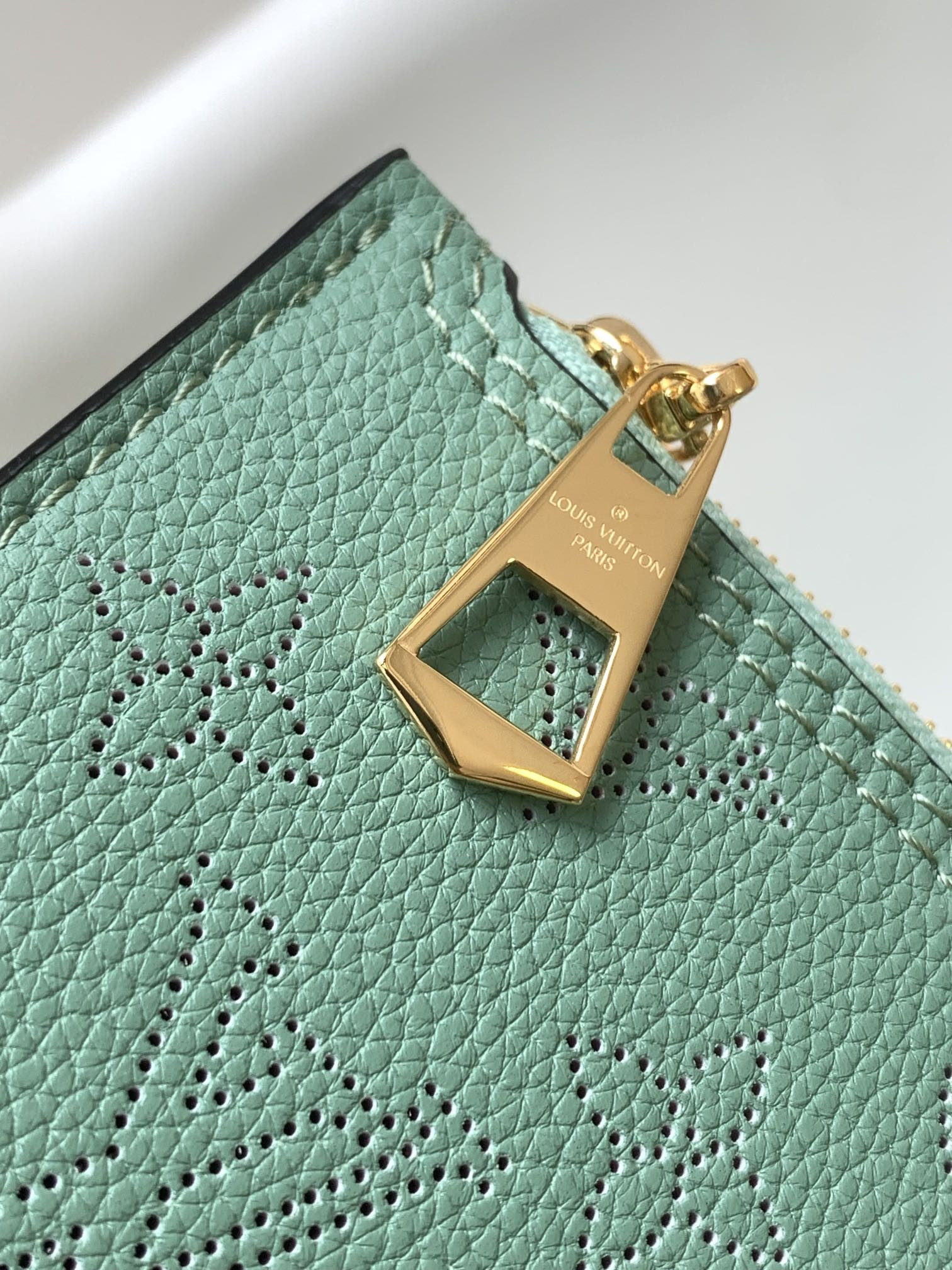 LV Blossom M24930 20.0 x 20.0 x 12.5 CM
