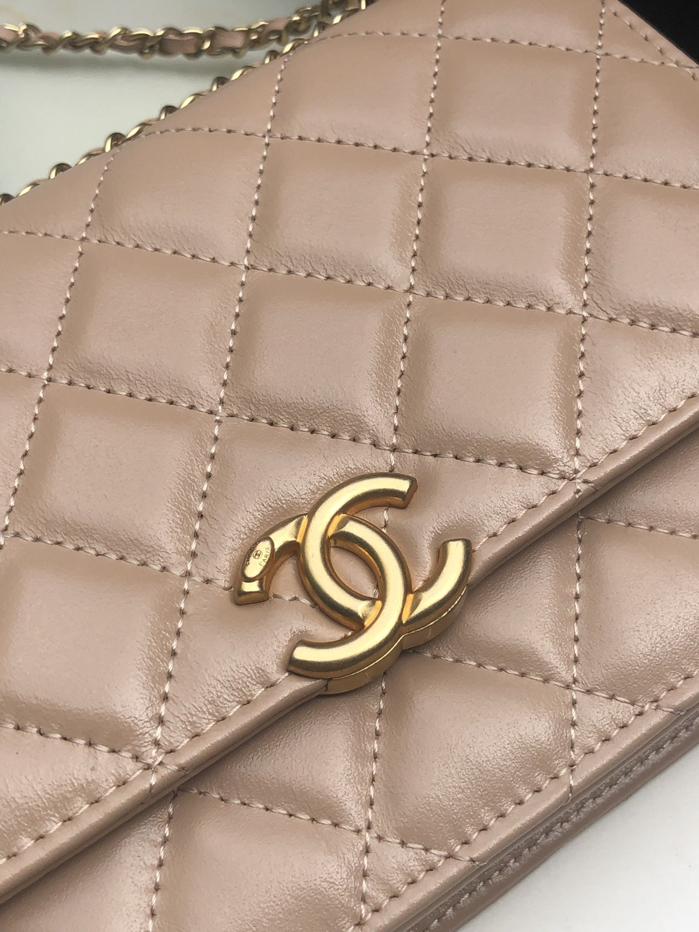 Ch*el CLASSIC WALLET ON CHAIN Pink 4.8 × 7.5 × 1.4 in