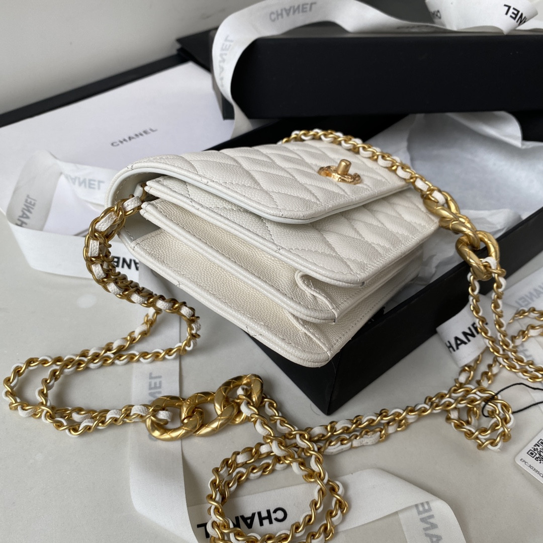 Ch*el CLASSIC WALLET ON CHAIN WHITE 4.8 × 7.5 × 1.4 in