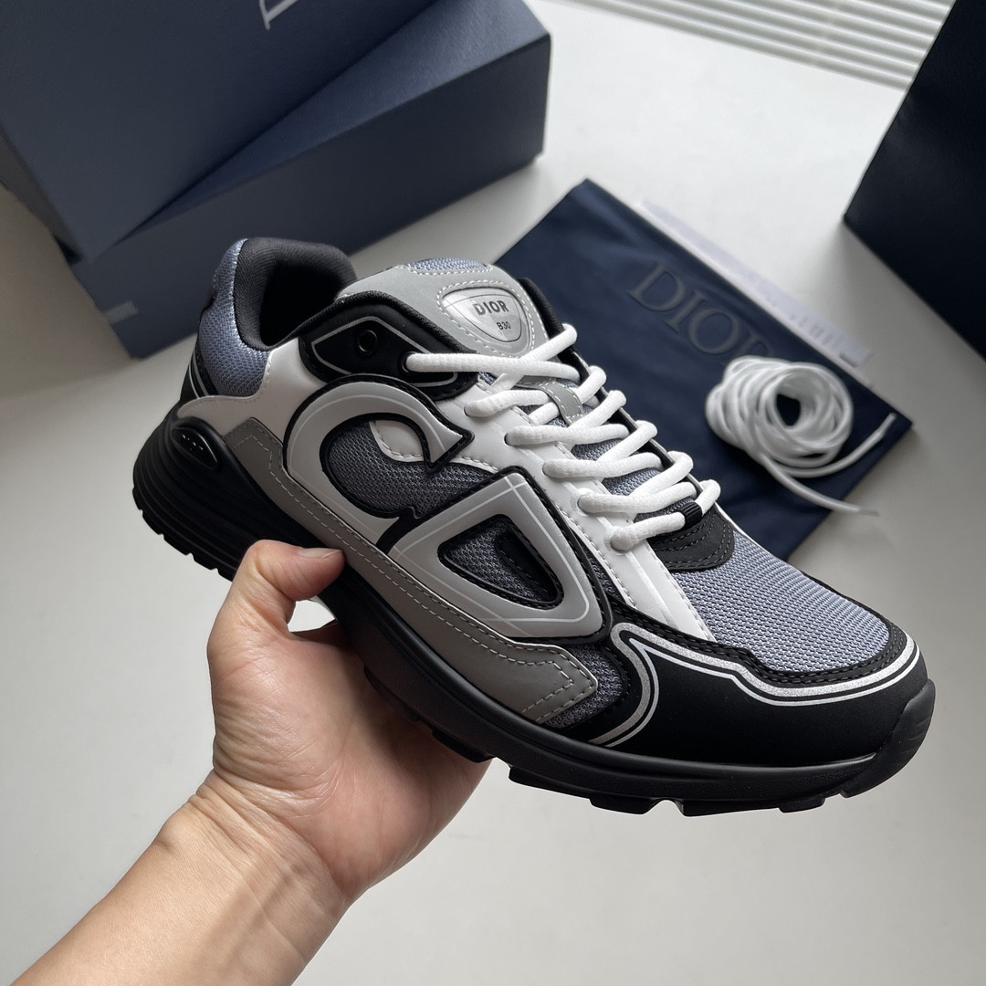 UA D*0r B30 Sneaker