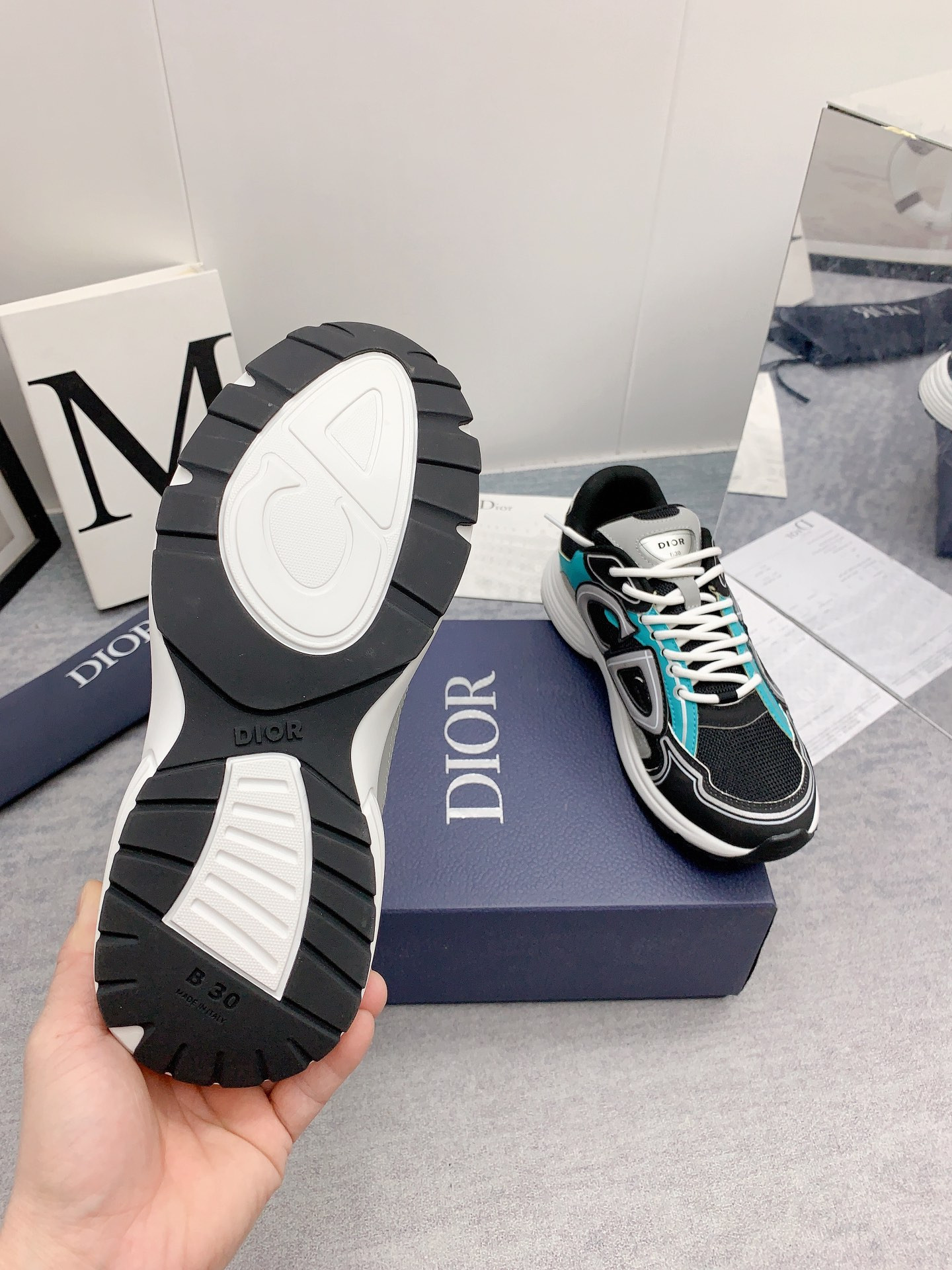 UA D*0r B30 Anthracite Gray