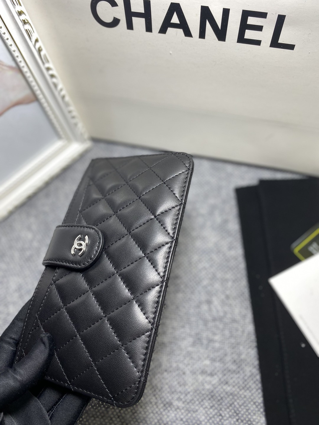 Ch*el CARD HOLDER 15-10cm
