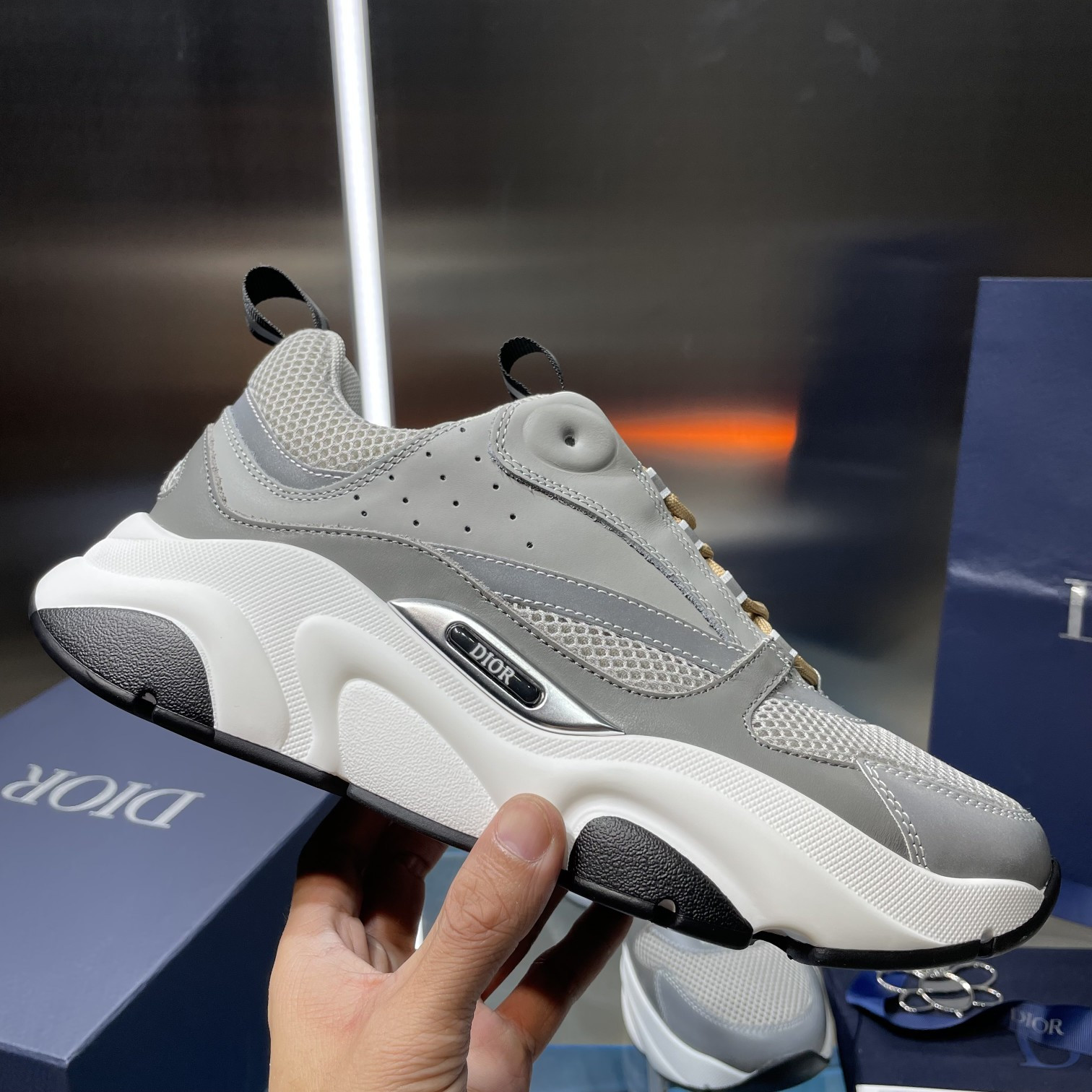 UA D*0r B22 gray Sneaker