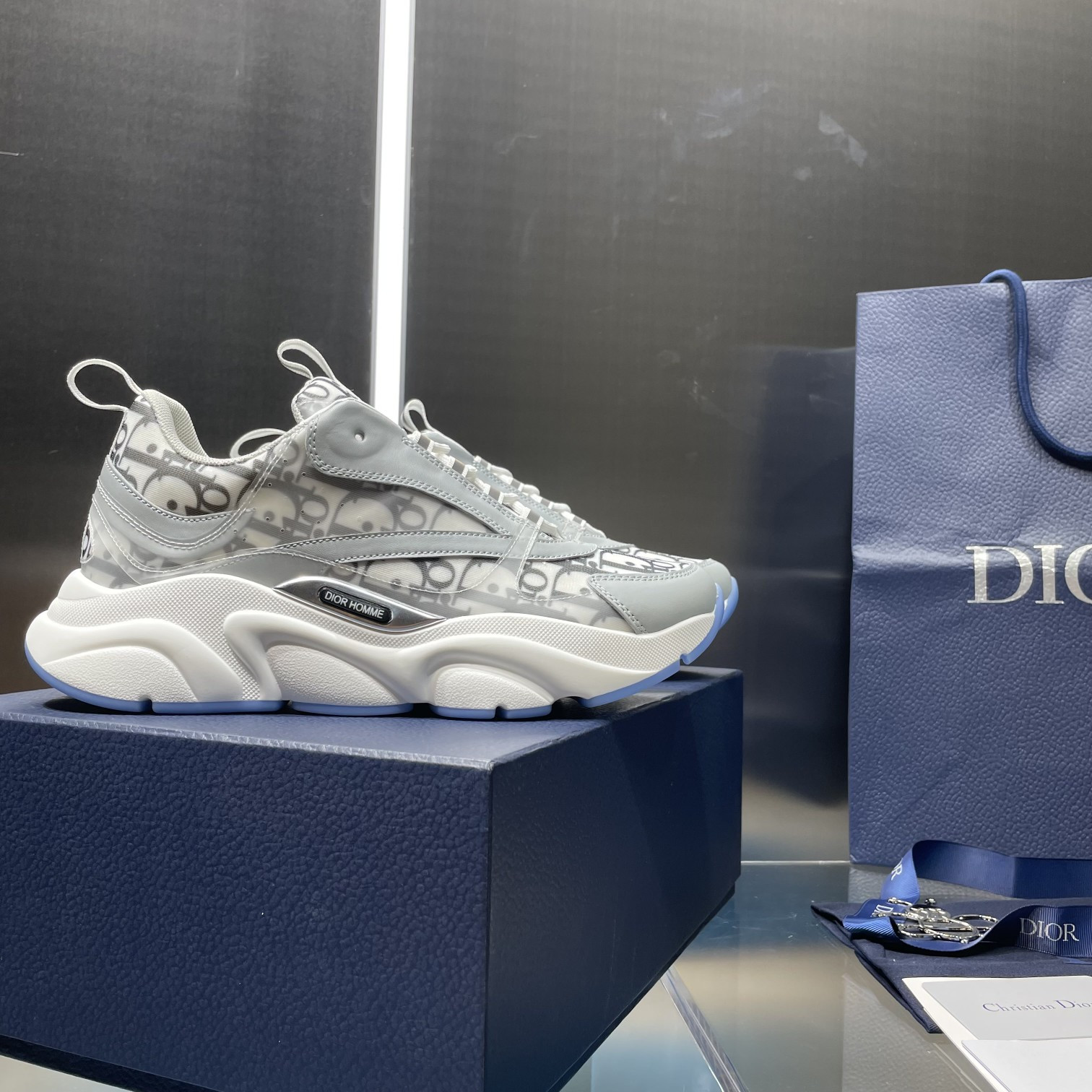 UA D*0r B22 gray Sneaker