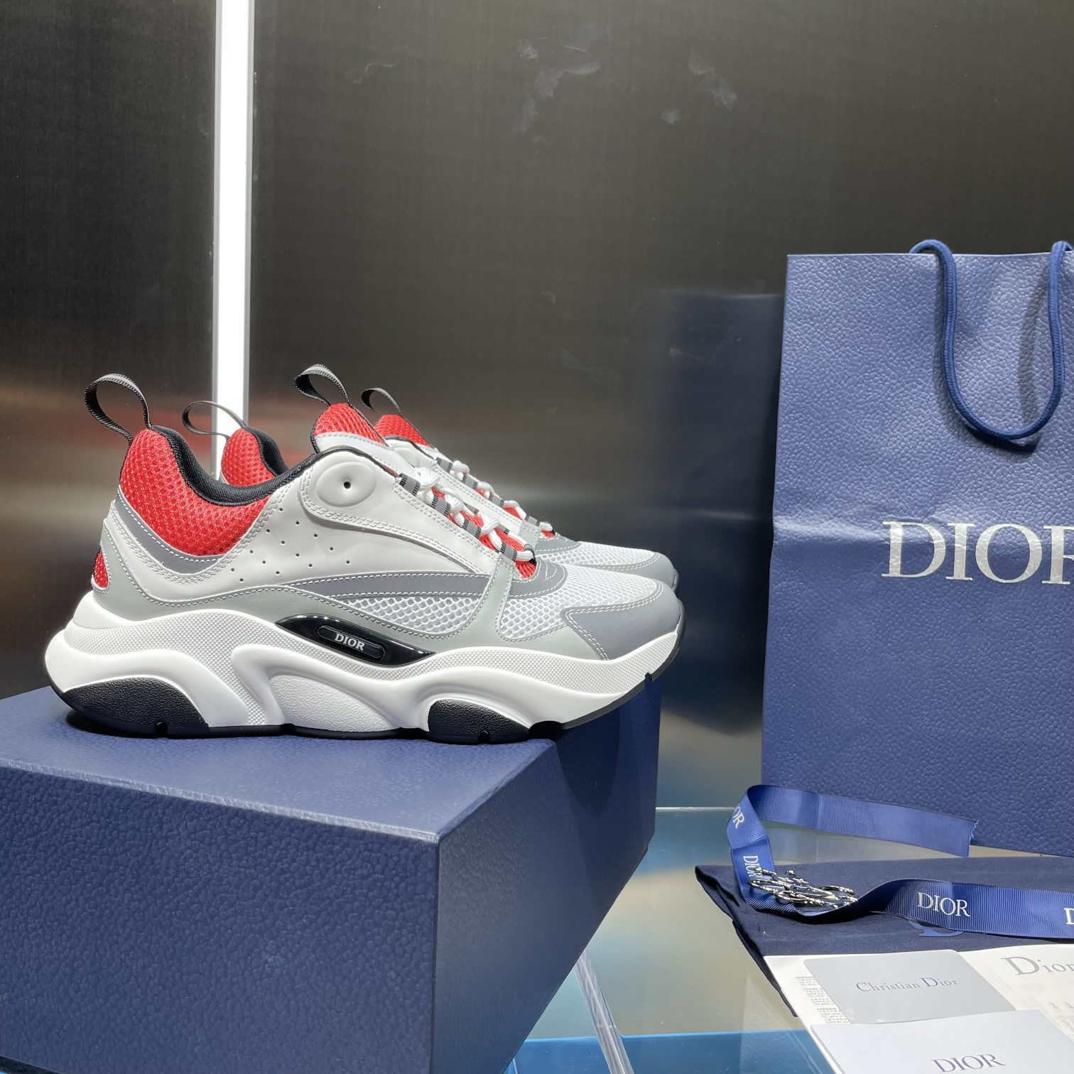 UA D*0r B22 white and red Sneaker