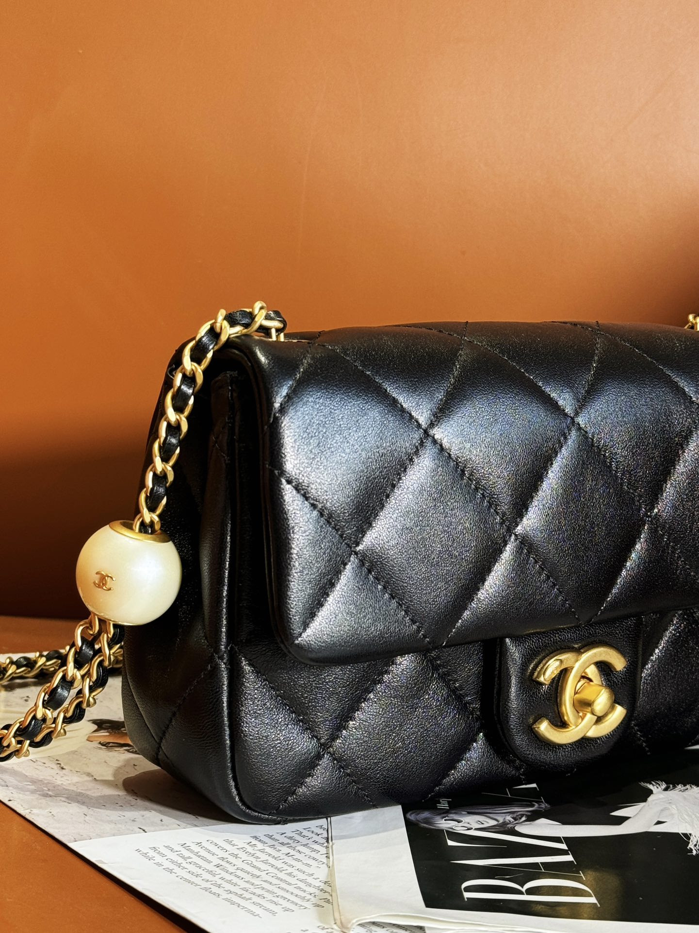 Ch*el CLASSIC HANDBAG Pearl Chain 13x20.5x6.5cm
