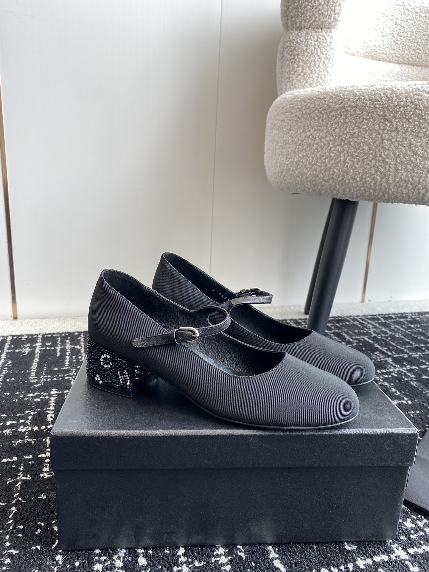 UA Ch*el MARY JANES Grosgrain & Strass