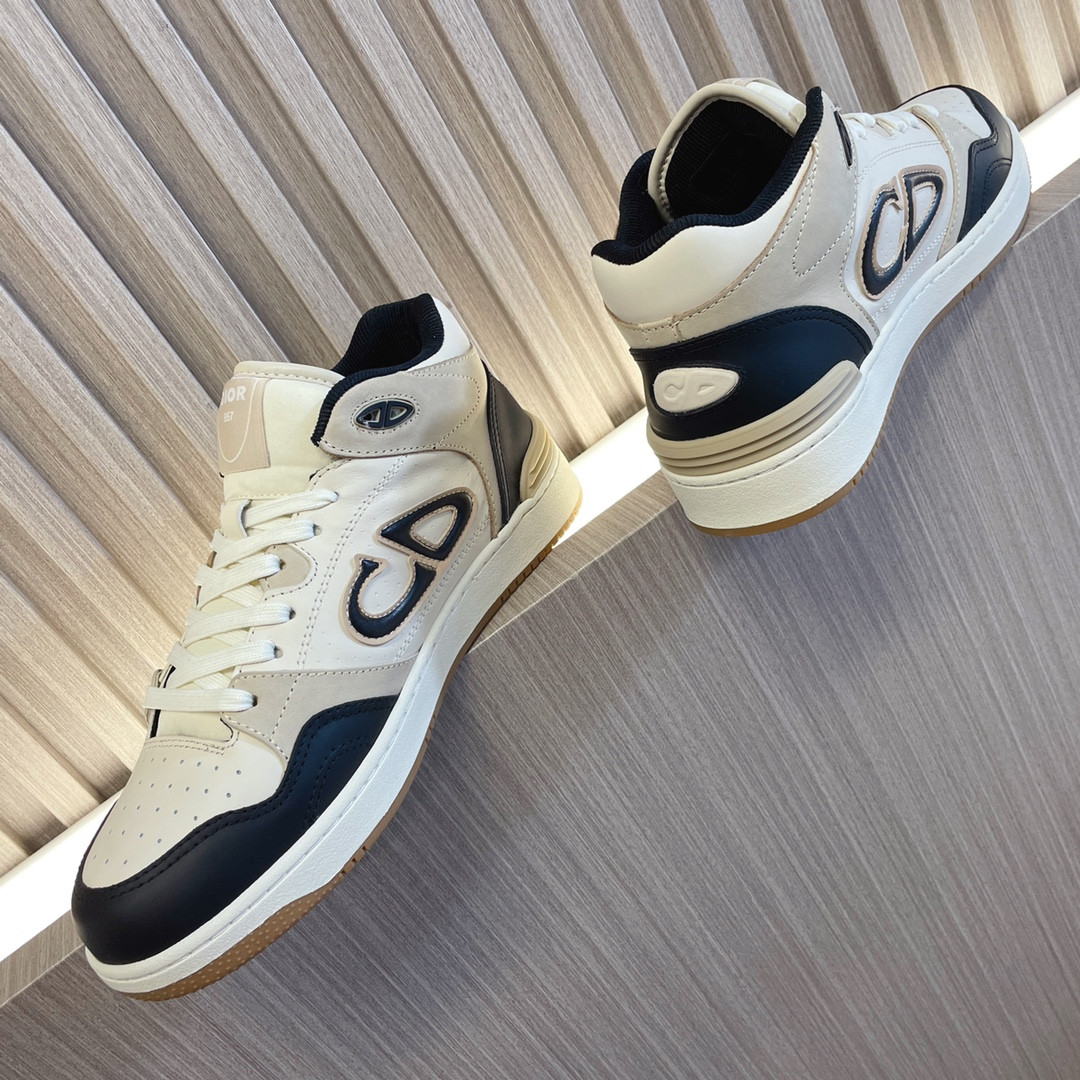 UA D*0r B57 Mid-Top Sneaker