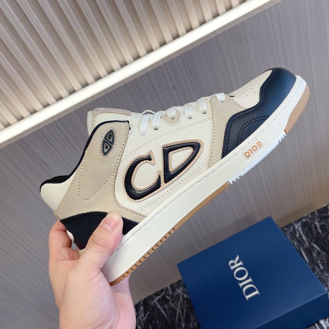 UA D*0r B57 Mid-Top Sneaker
