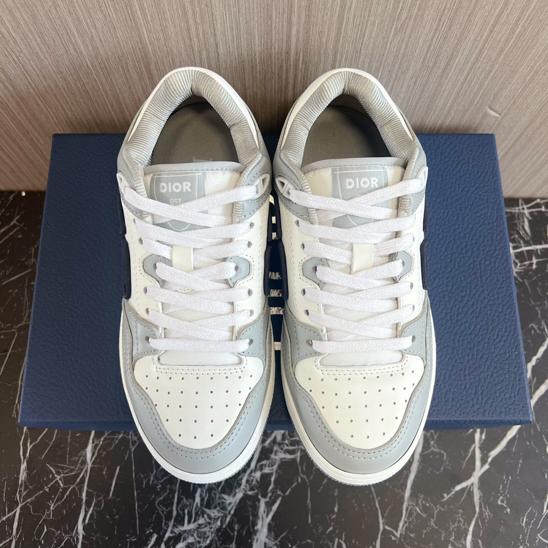 UA D*0r B57 Low-Top Sneaker Gray and White