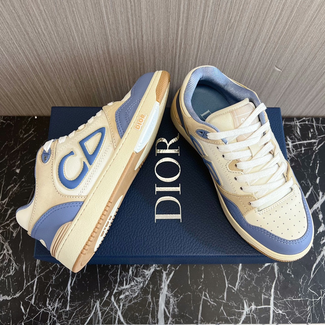 UA D*0r B57 Low-Top Sneaker