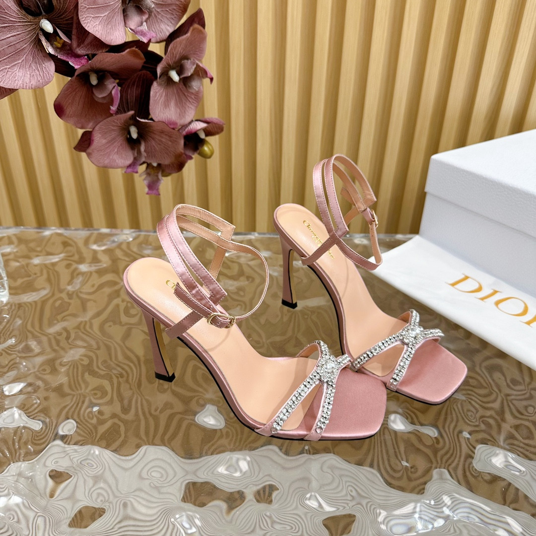 UA D*0r Slingback Pump