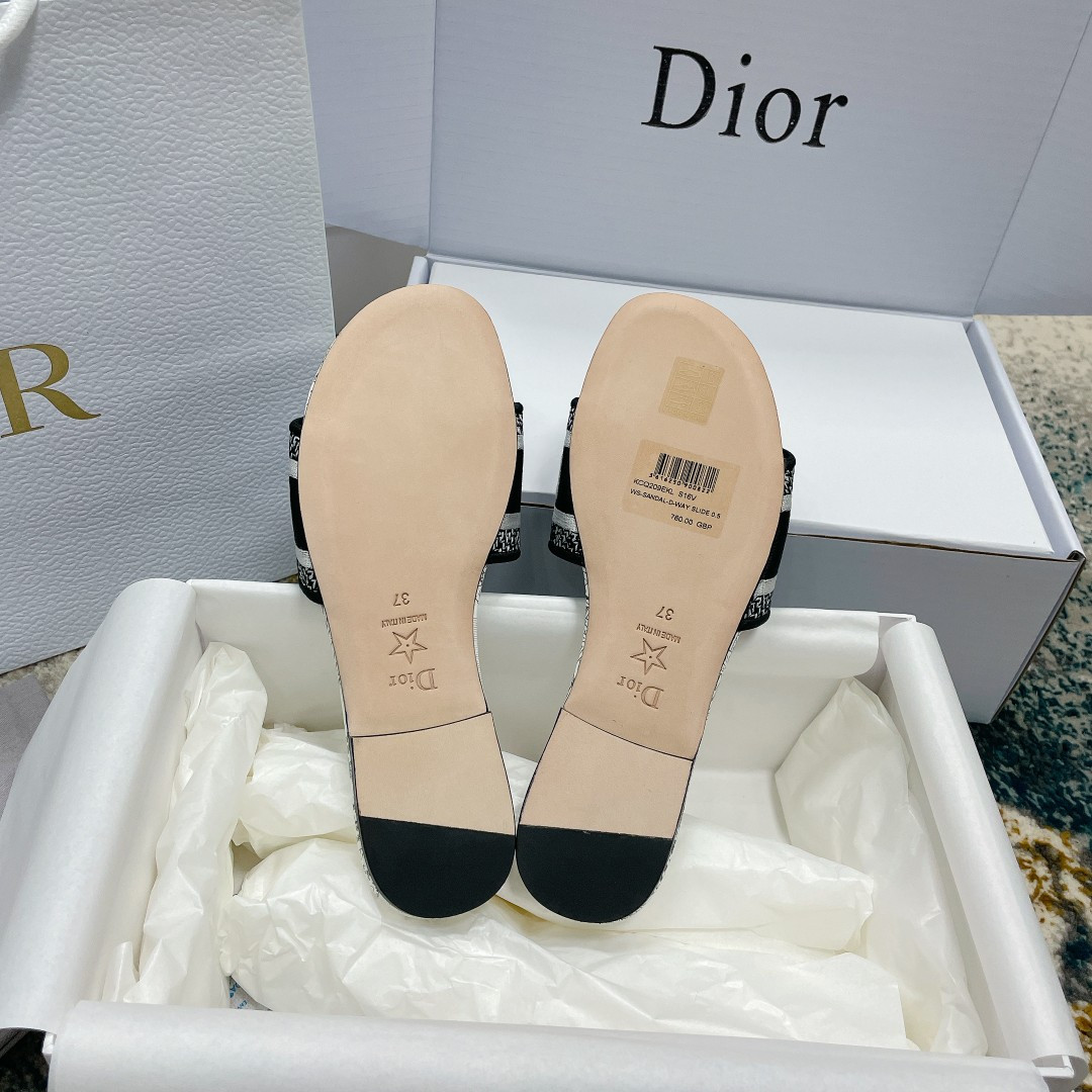 UA D*0r Dway Slide