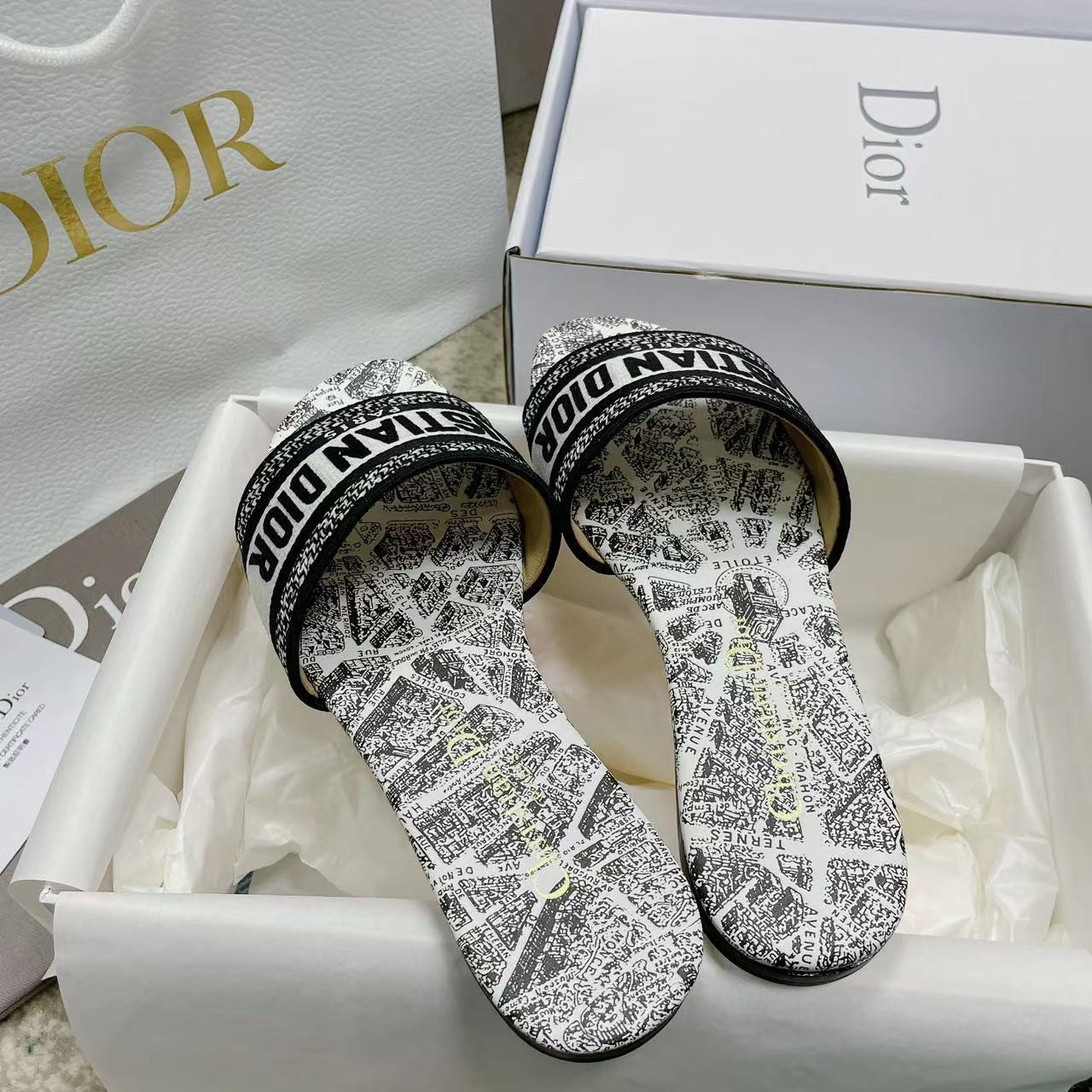 UA D*0r Dway Slide