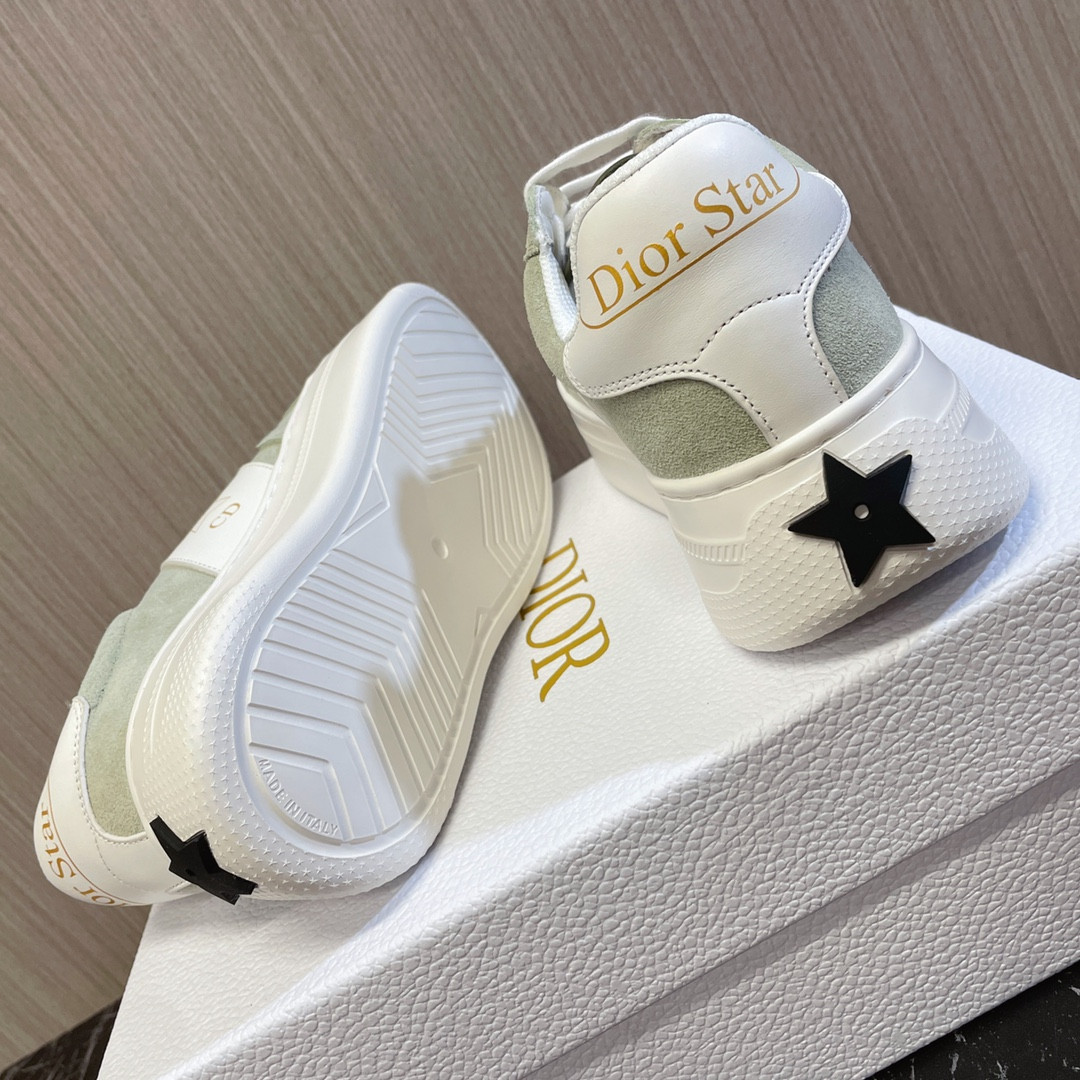 UA D*0r Star Platform Sneaker