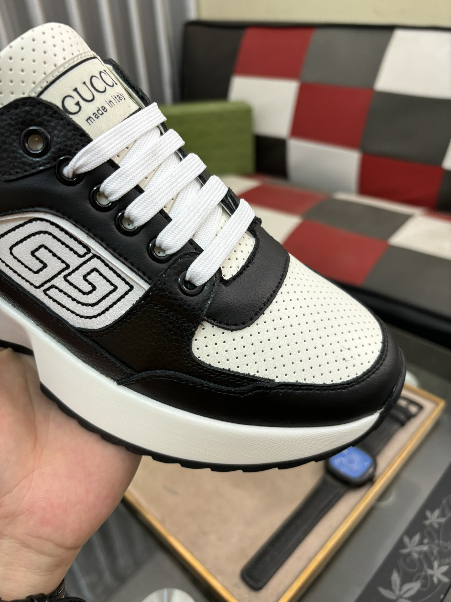 UA G*u*i RUN SNEAKER