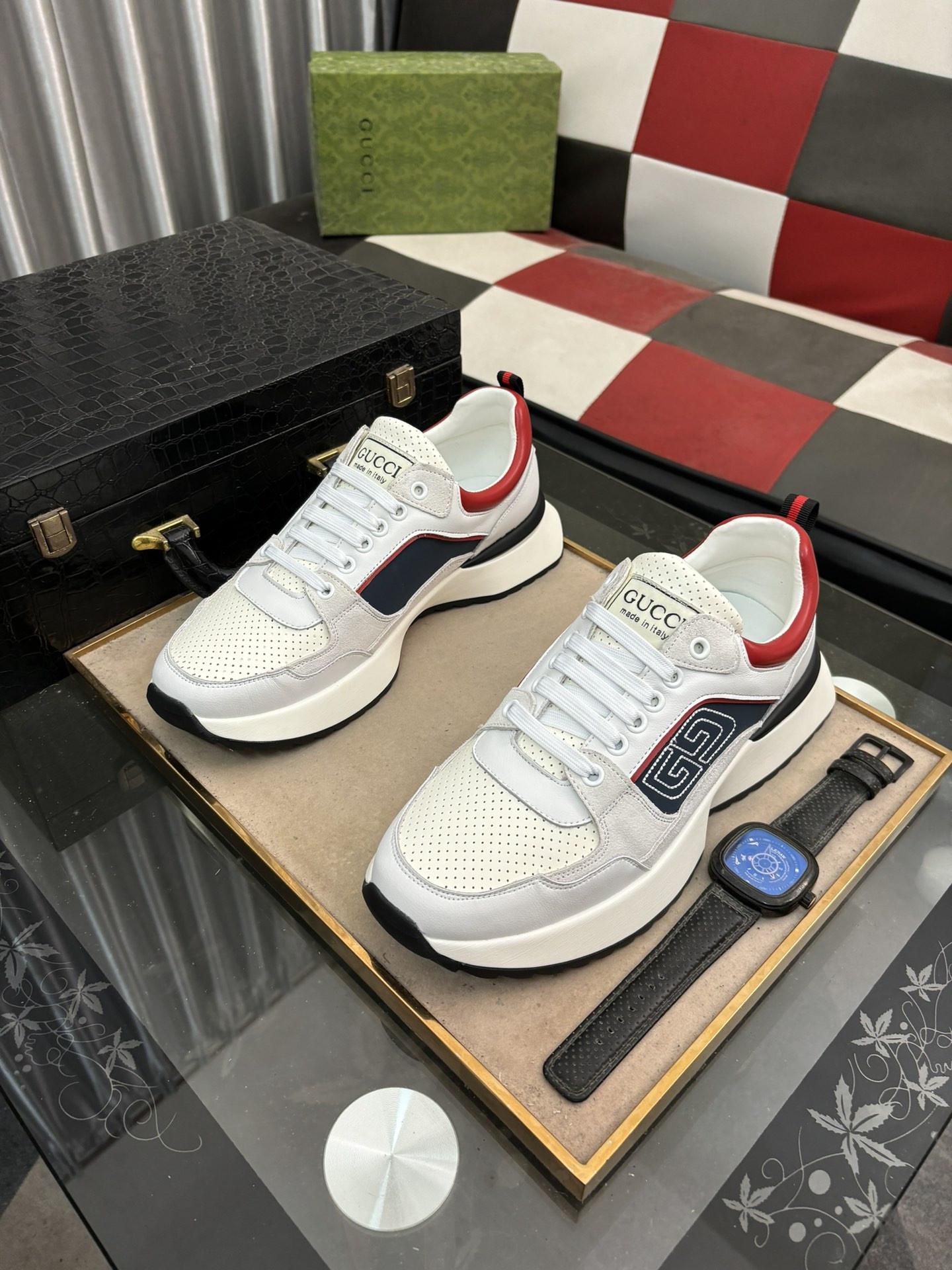 UA G*u*i RUN SNEAKER