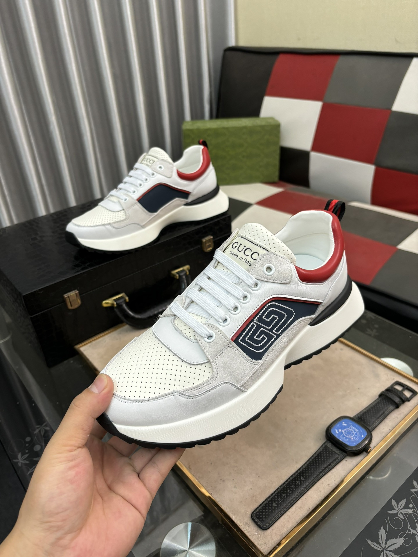 UA G*u*i RUN SNEAKER