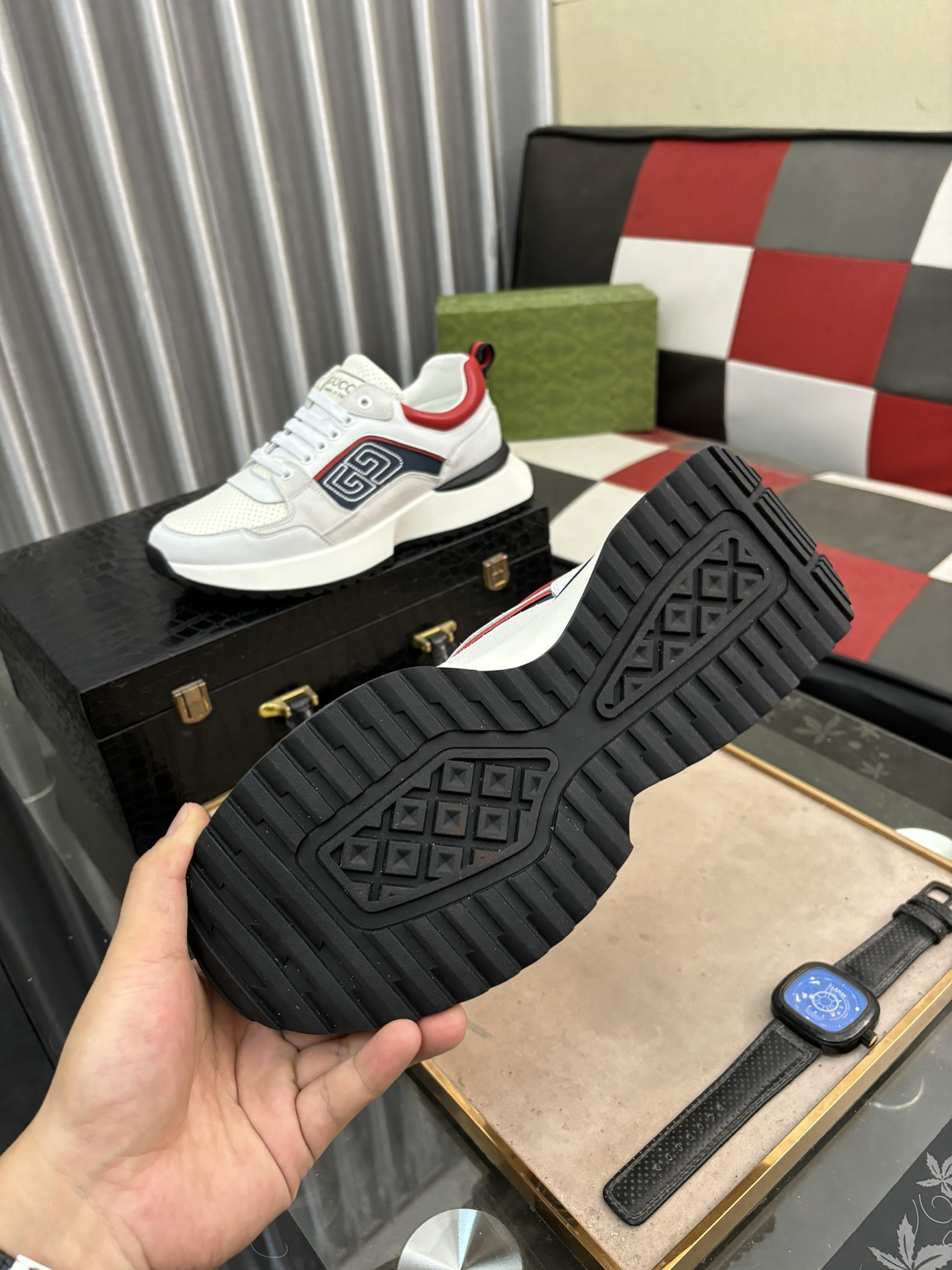 UA G*u*i RUN SNEAKER