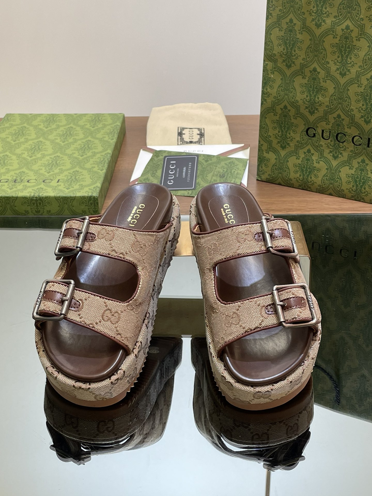 UA G*u*i SANDAL WITH DOUBLE G