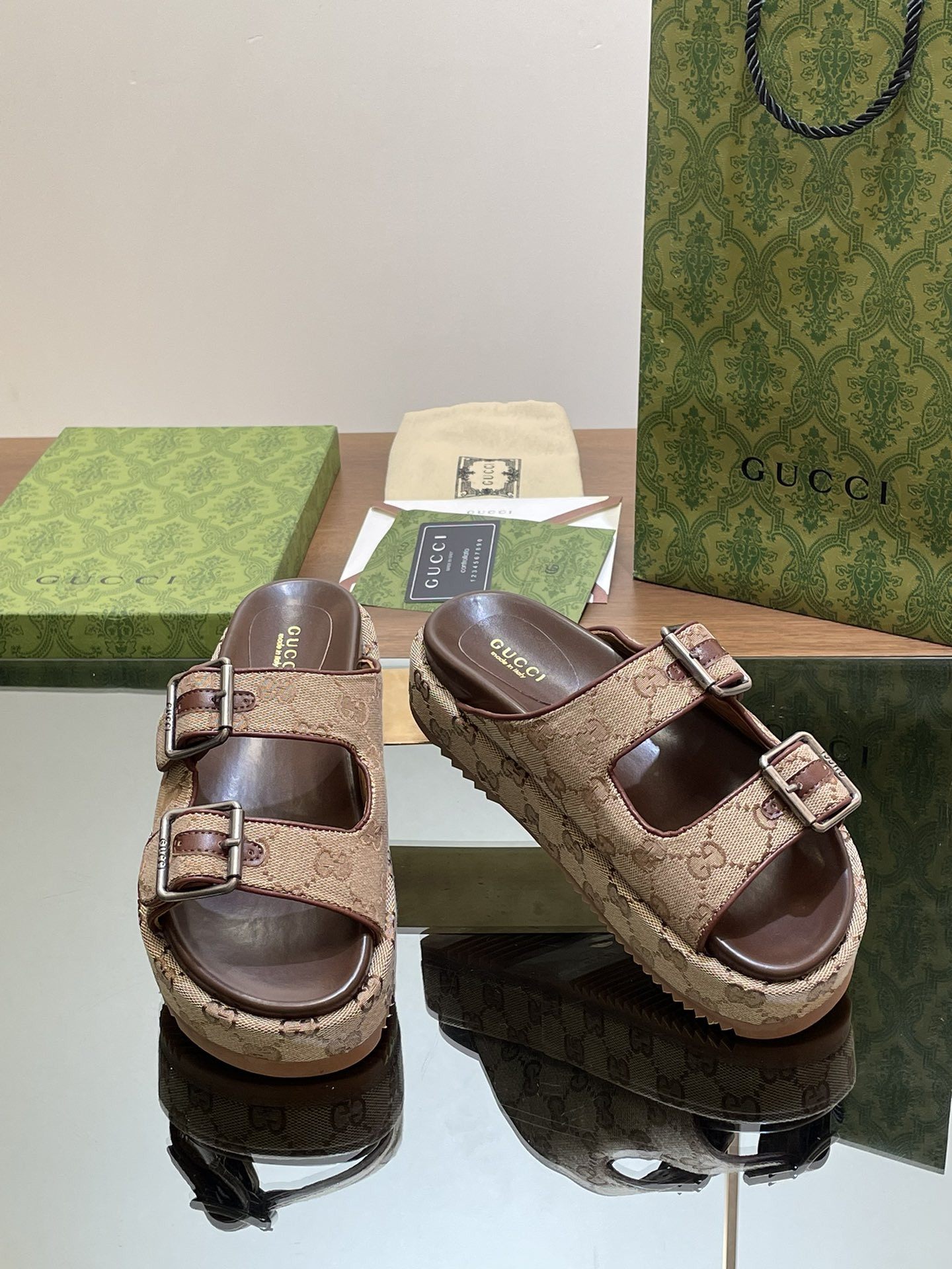 UA G*u*i SANDAL WITH DOUBLE G