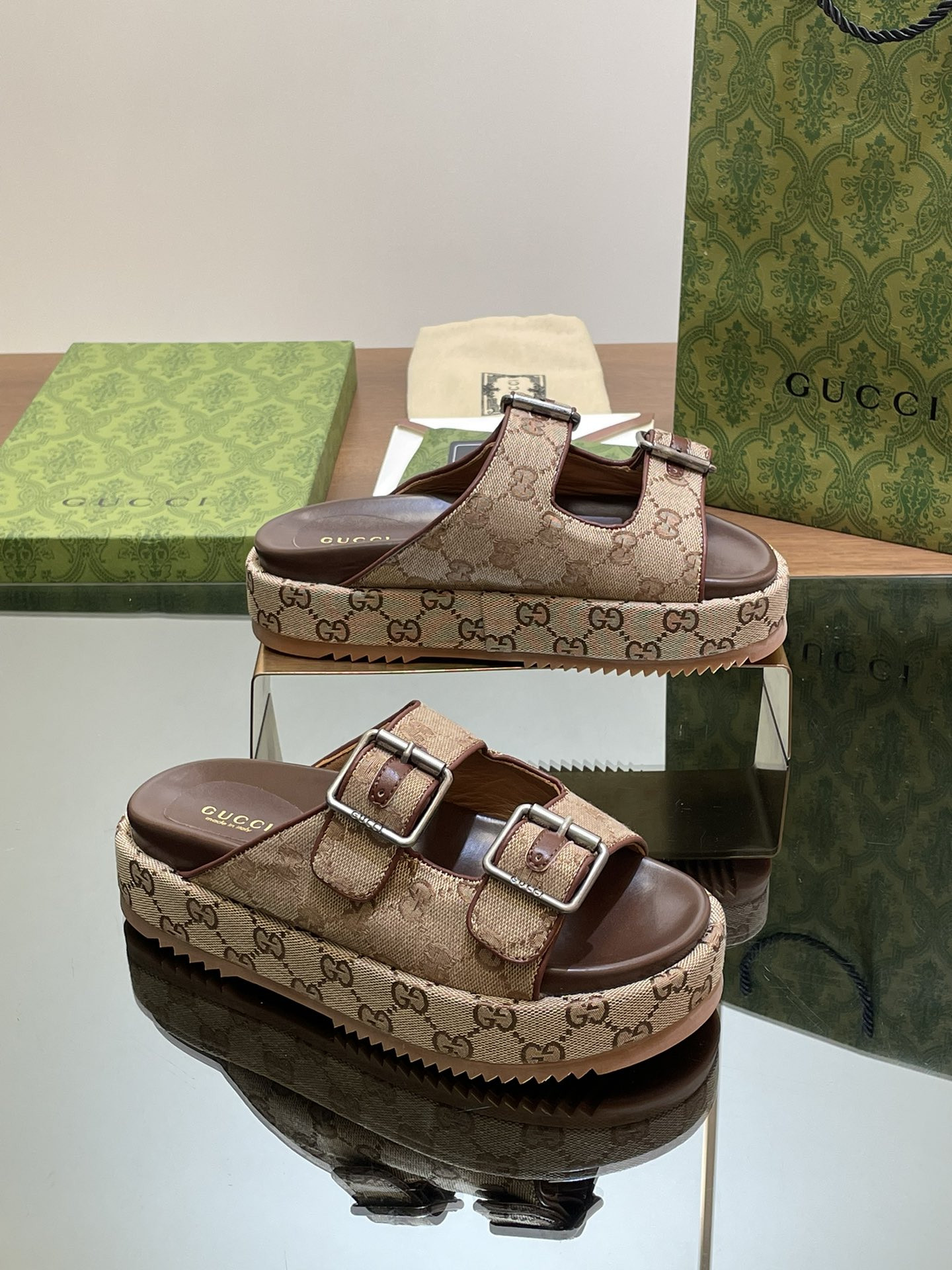 UA G*u*i SANDAL WITH DOUBLE G