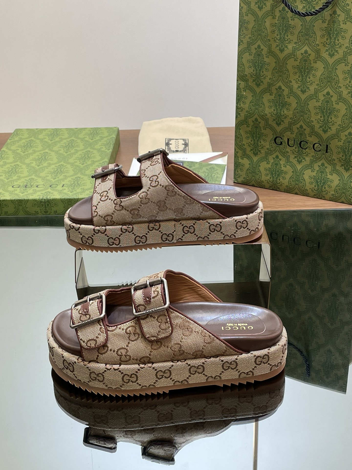 UA G*u*i SANDAL WITH DOUBLE G