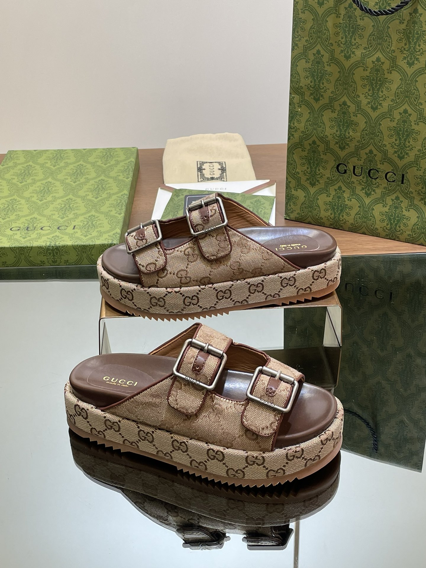 UA G*u*i SANDAL WITH DOUBLE G