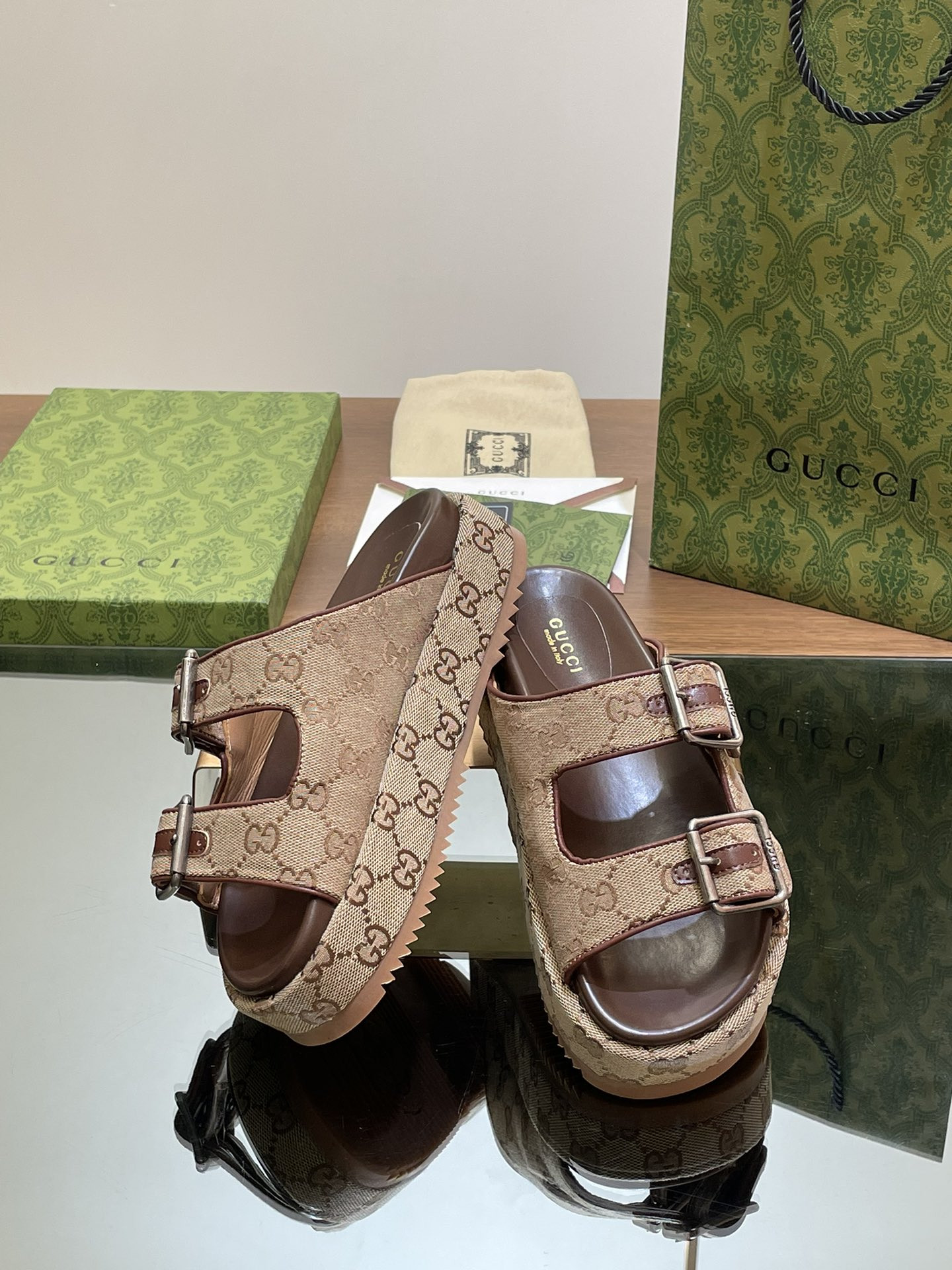 UA G*u*i SANDAL WITH DOUBLE G