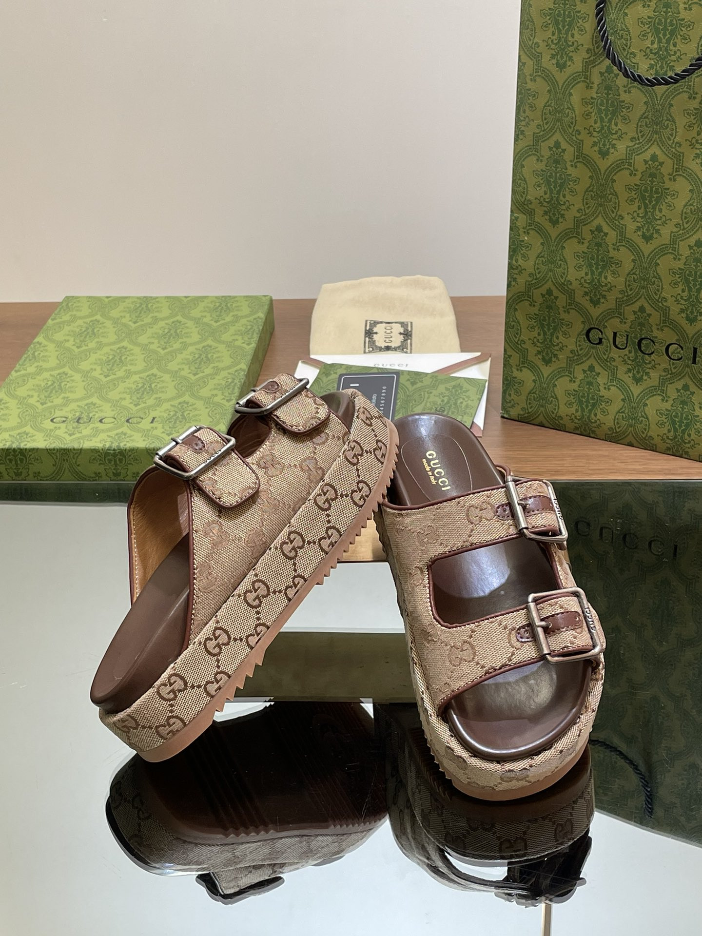 UA G*u*i SANDAL WITH DOUBLE G
