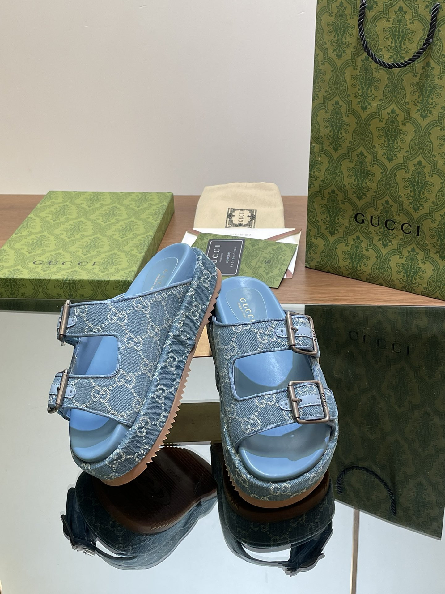 UA G*u*i SANDAL WITH DOUBLE G