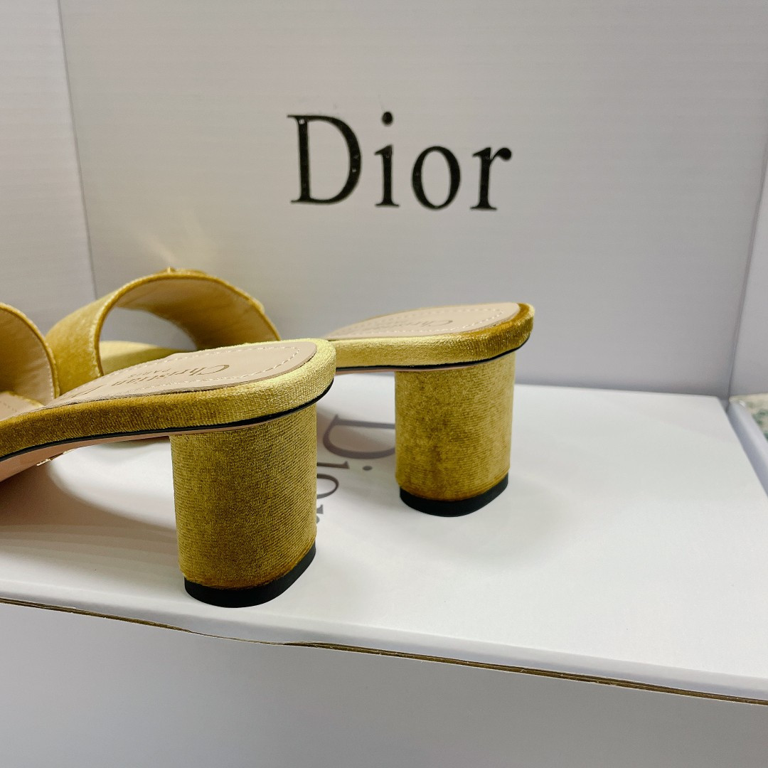 UA D*0r Or C