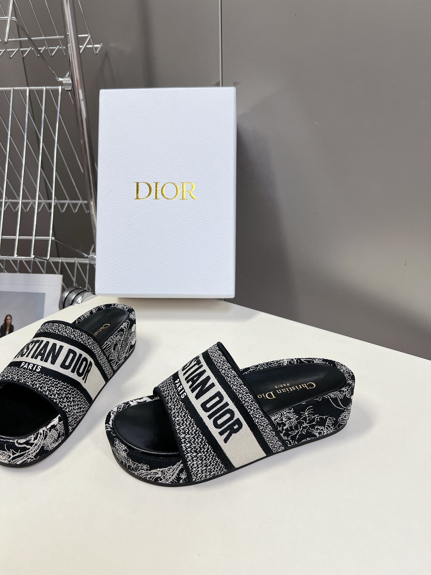 UA D*0r Platform Sandals