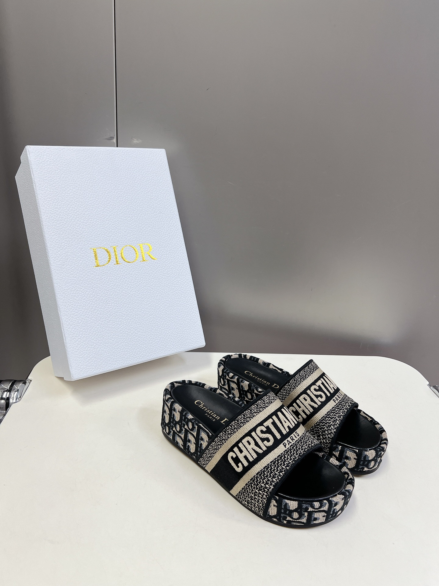 UA D*0r Platform Sandals