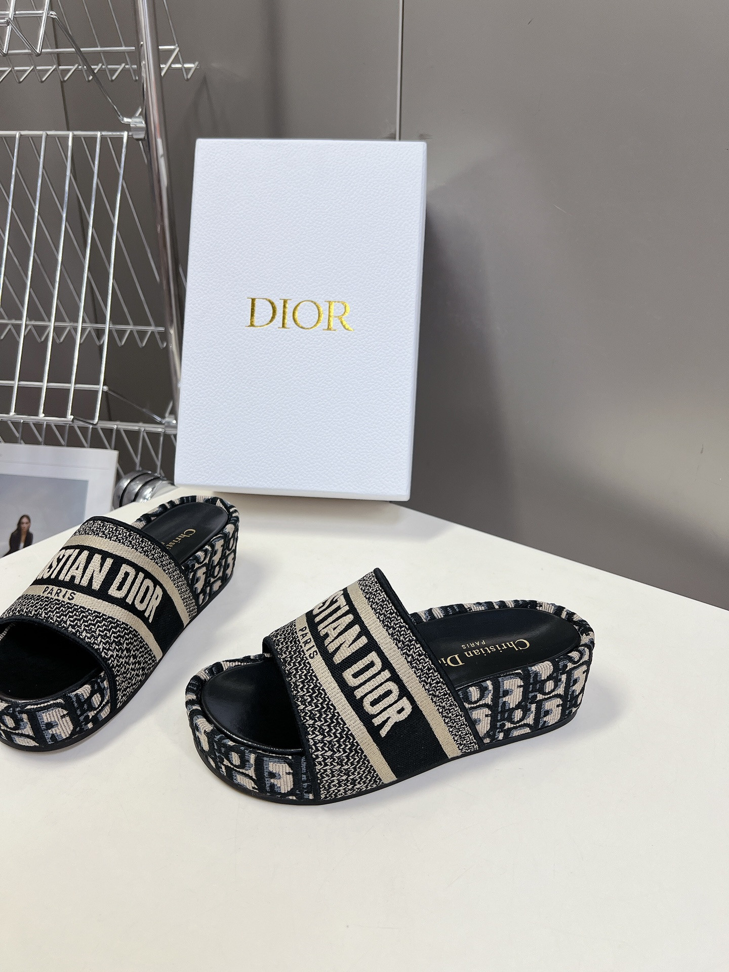 UA D*0r Platform Sandals