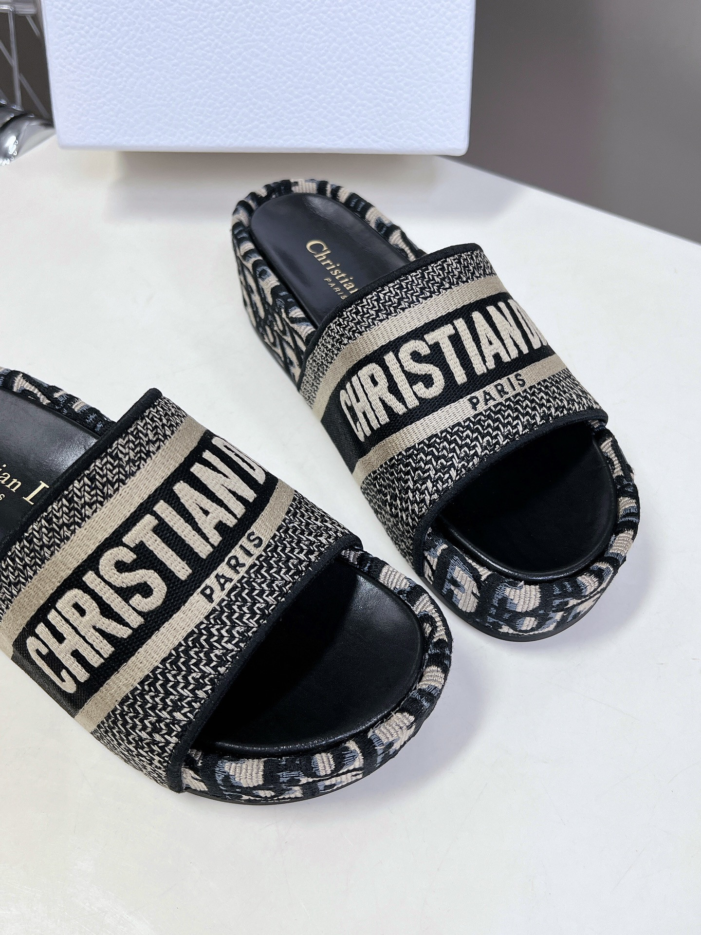 UA D*0r Platform Sandals