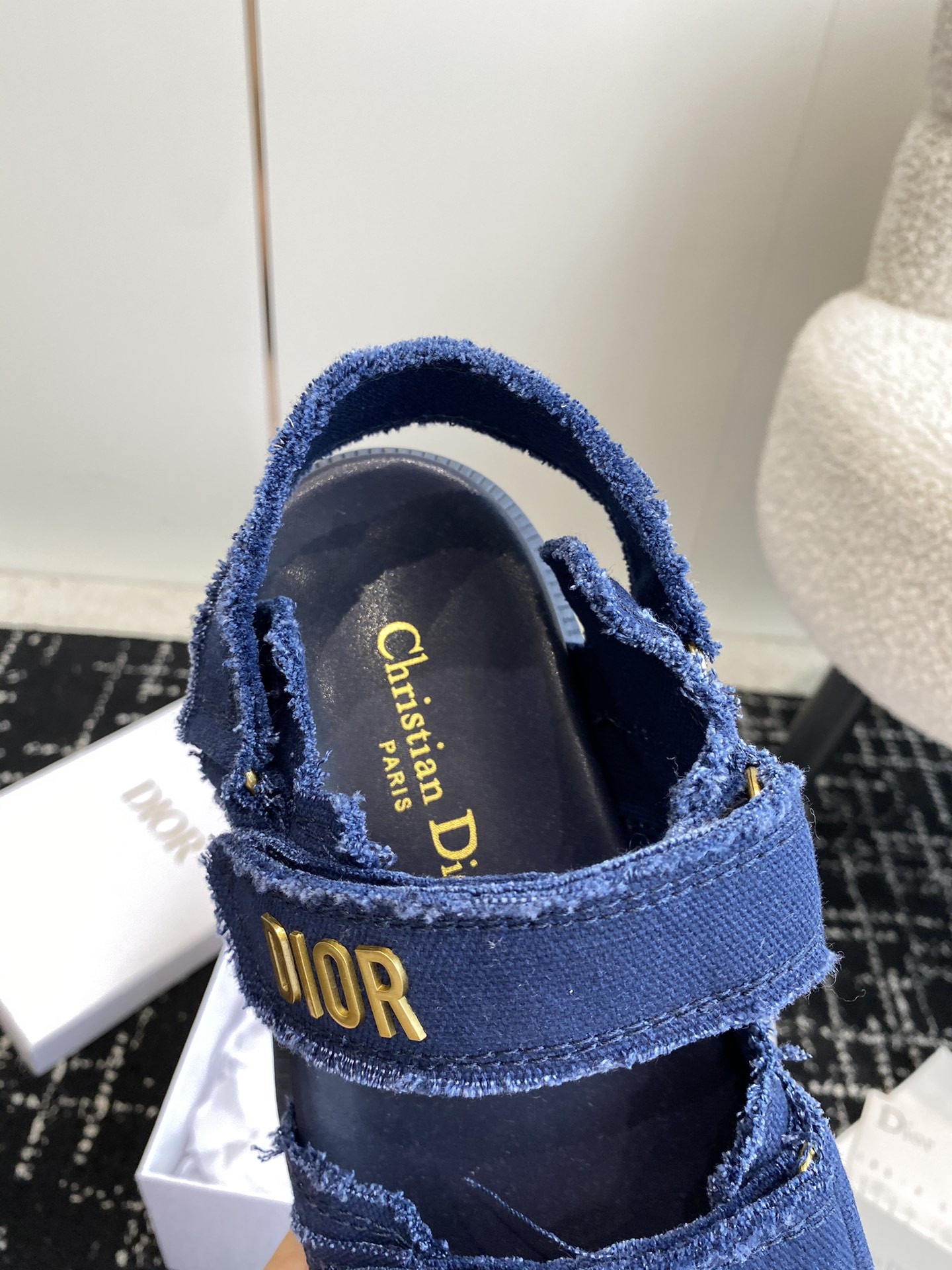 UA D*0ract Sandal