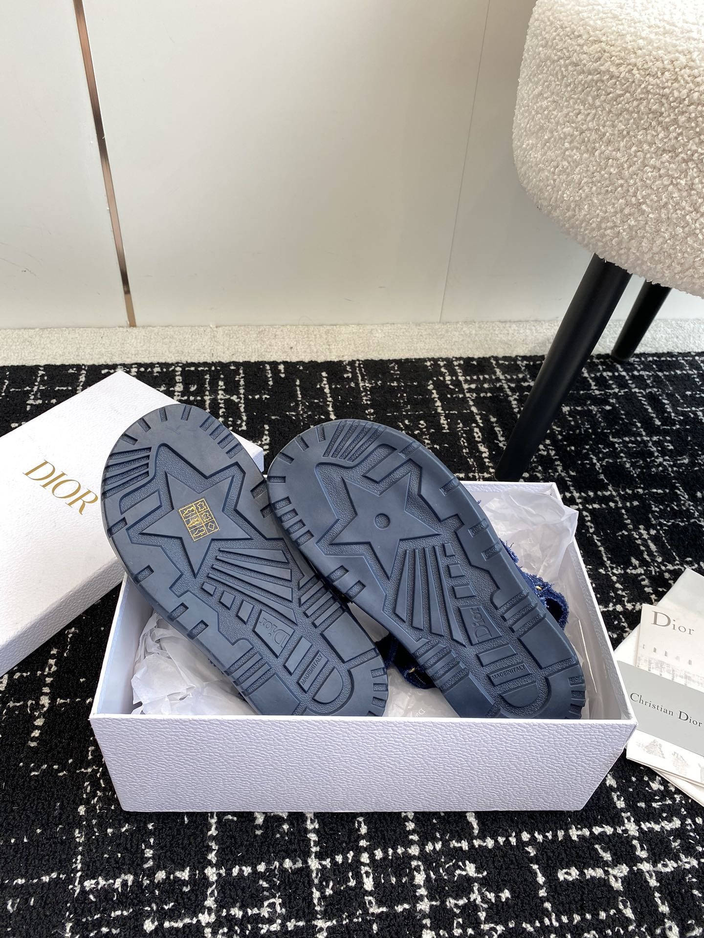 UA D*0ract Sandal