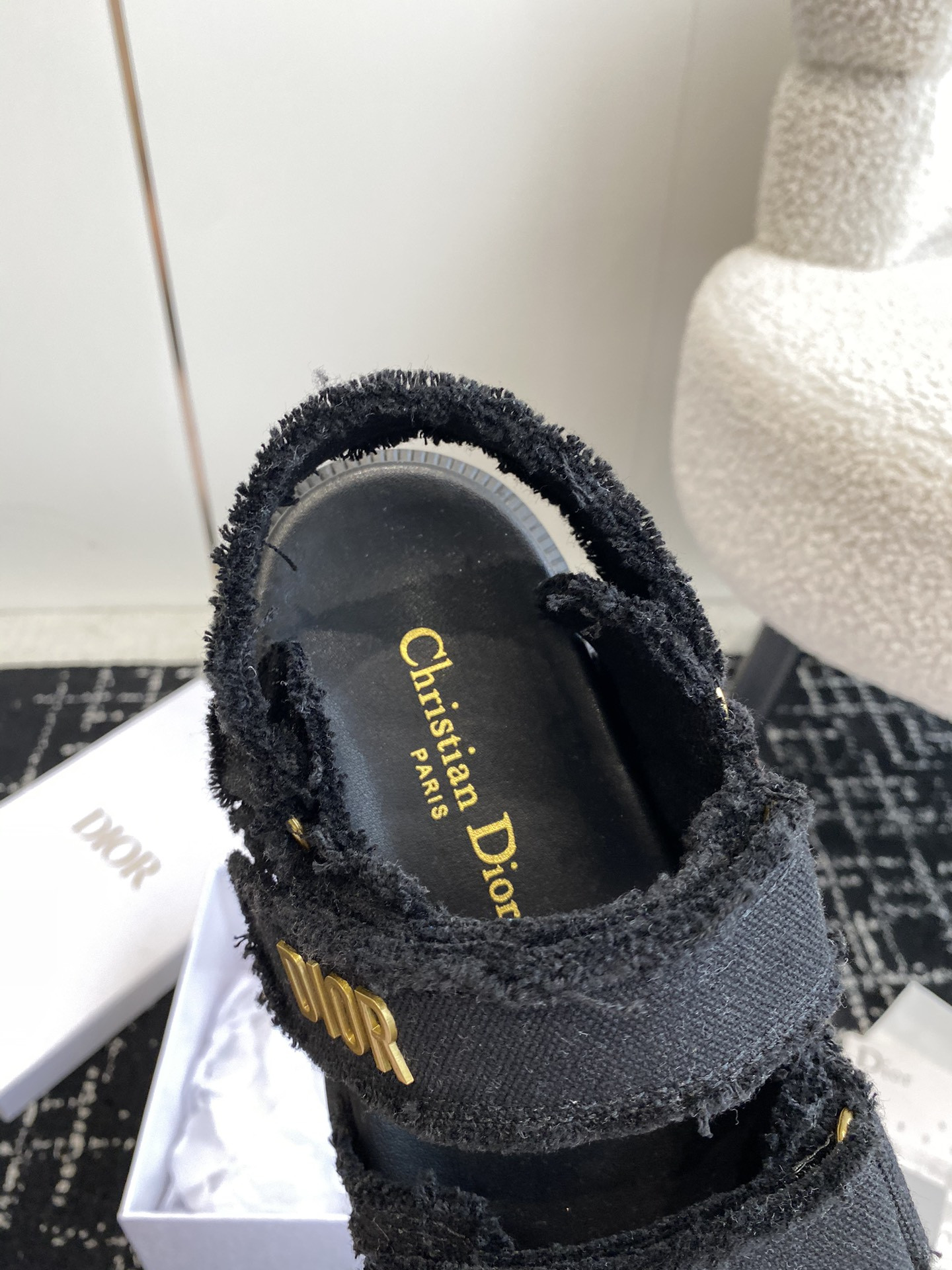 UA D*0ract Sandal
