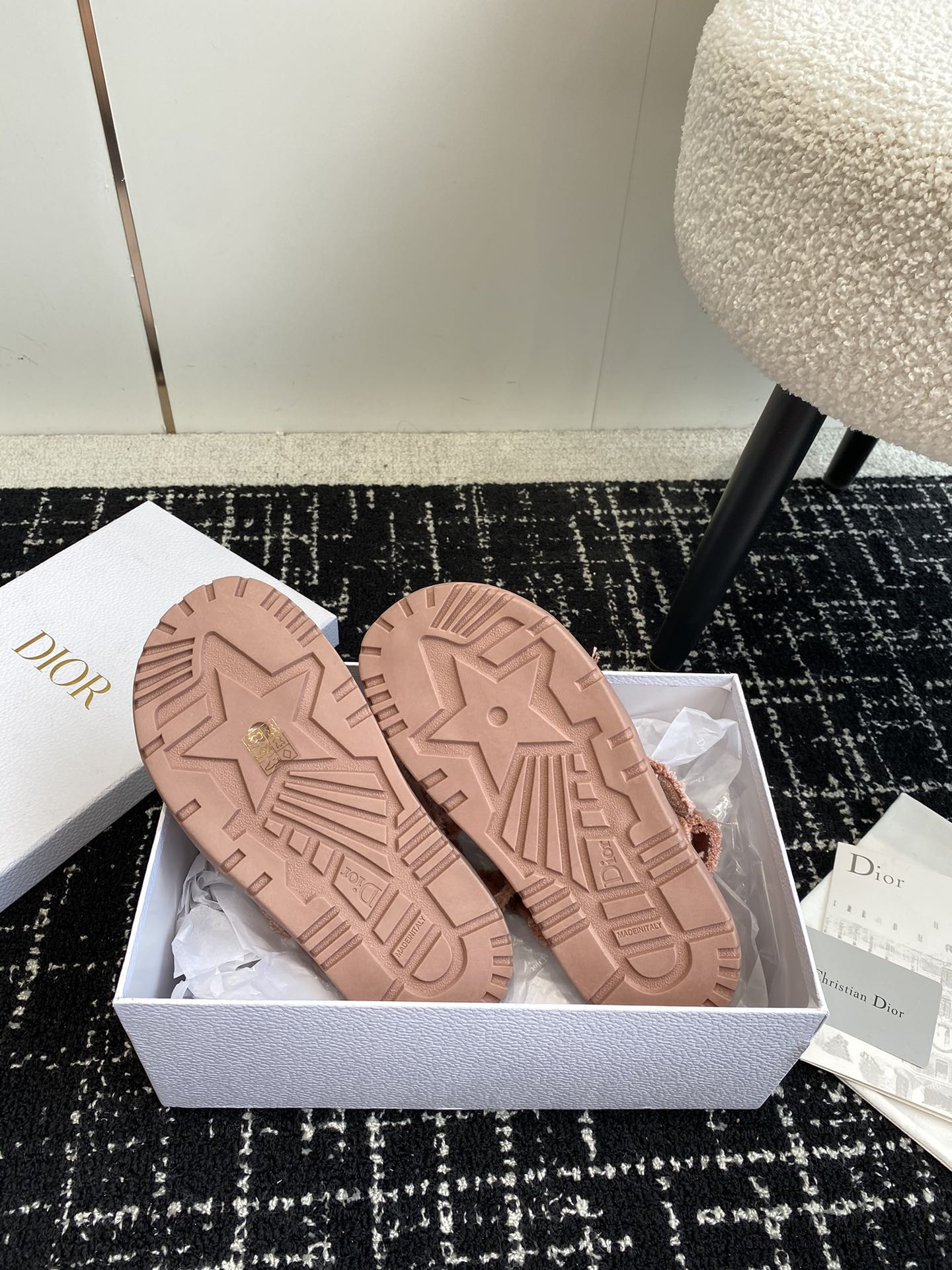 UA D*0ract Sandal