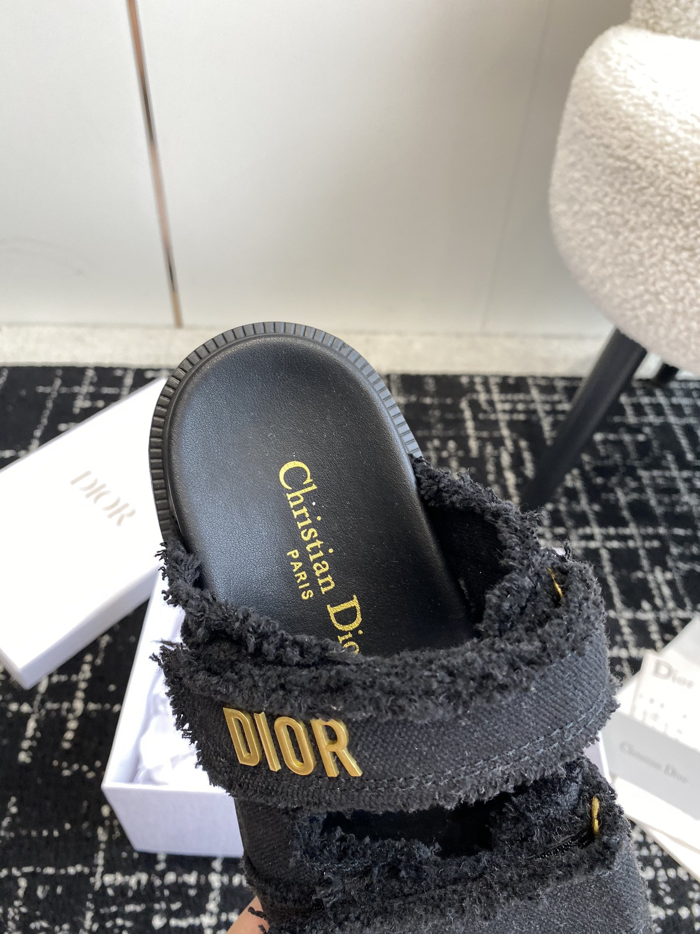 UA D*0ract Slide