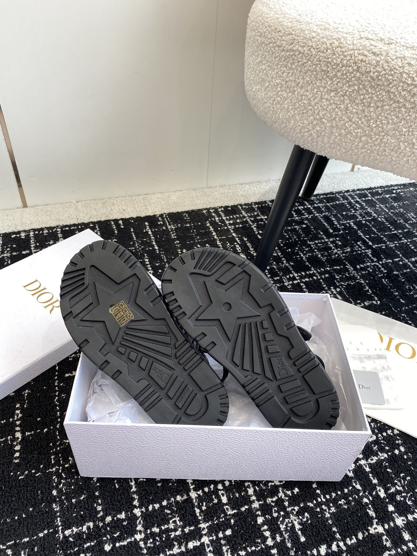 UA D*0ract Sandal