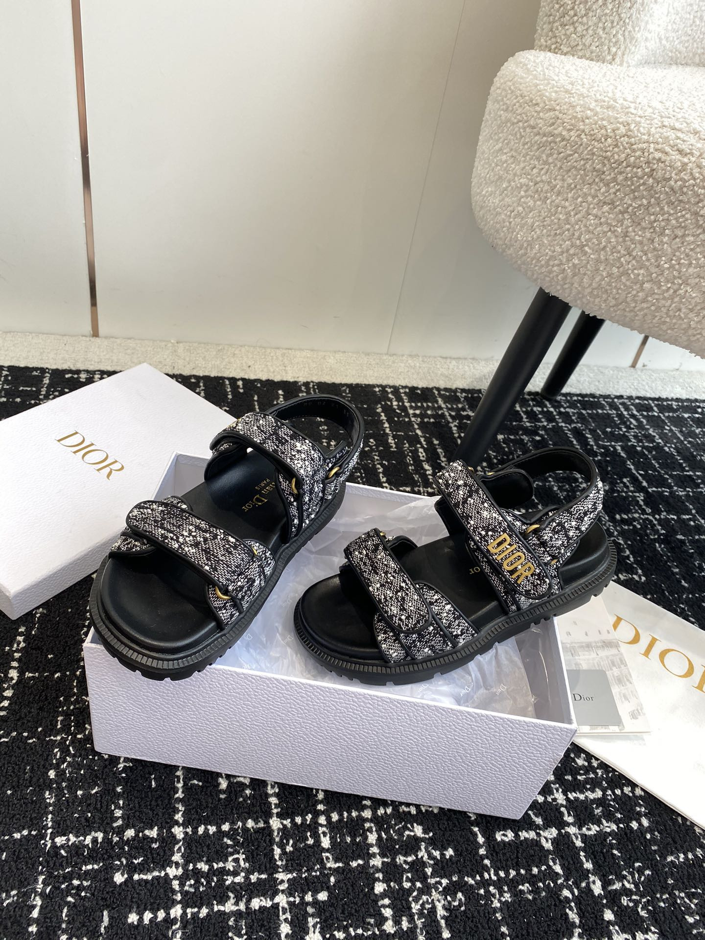 UA D*0ract Sandal