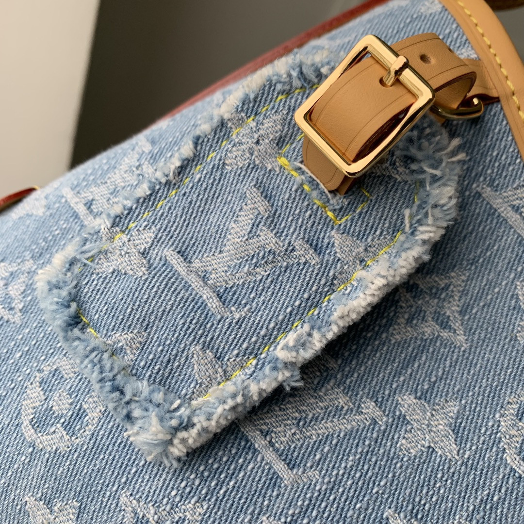 LV CarryAll PM M11462 11.4 x 9.4 x 4.7 in