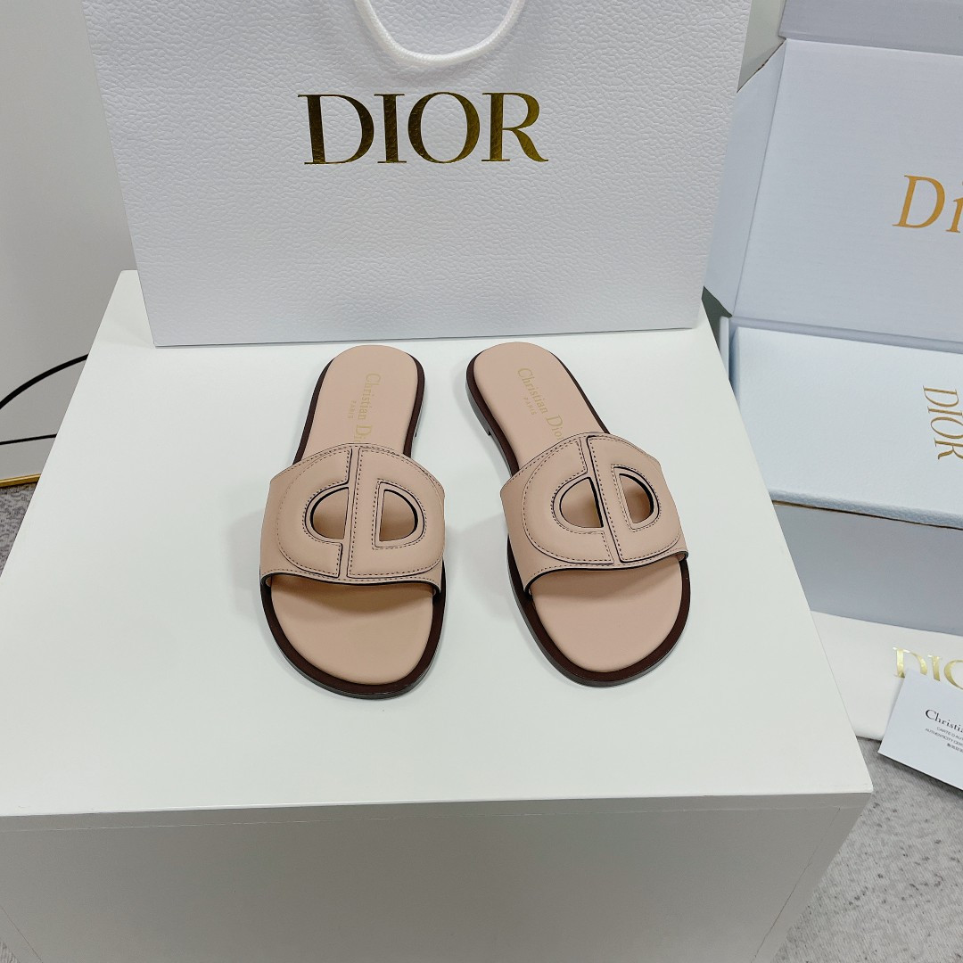 UA D*0r D-Club Slide