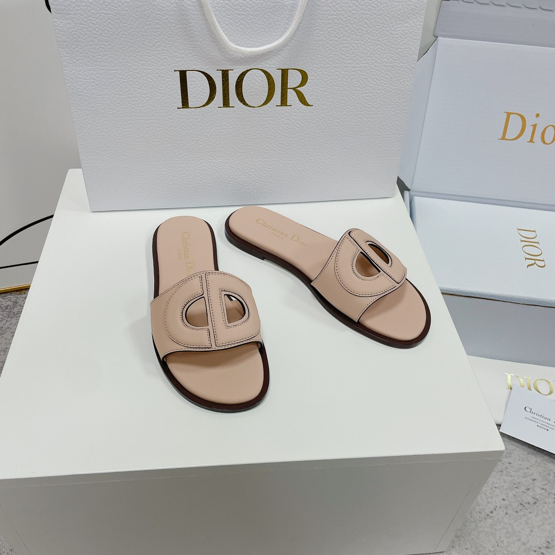UA D*0r D-Club Slide